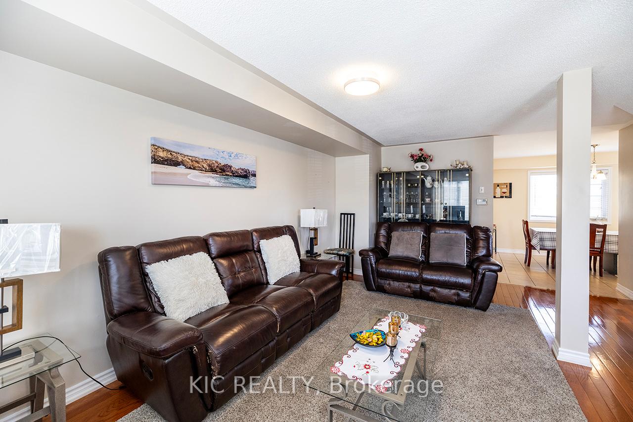 Photo 17 of 904 Bourne Crescent, Oshawa, Lakeview — HOMEH