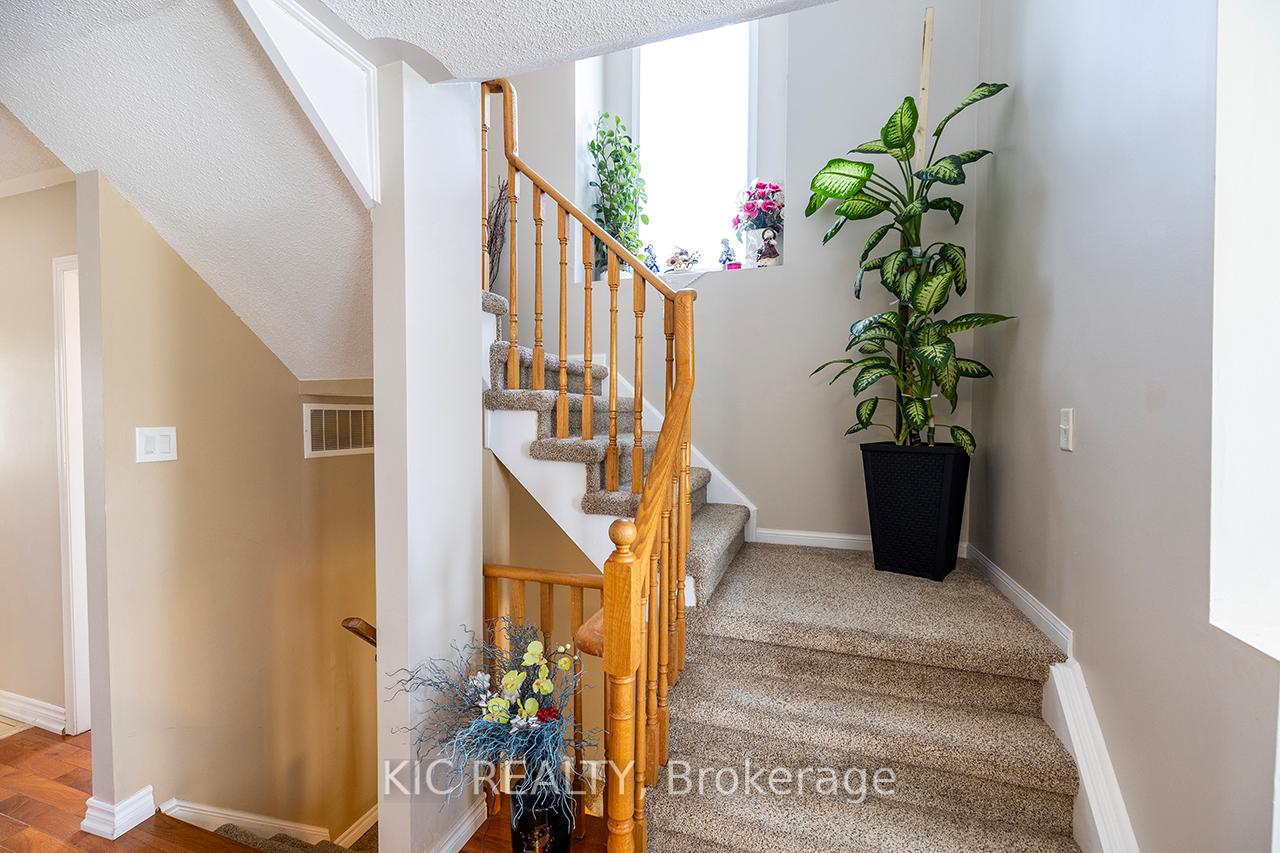 Photo 21 of 904 Bourne Crescent, Oshawa, Lakeview — HOMEH