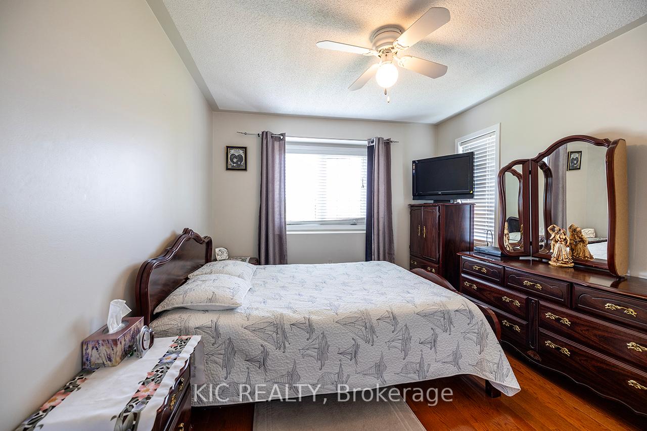 Photo 23 of 904 Bourne Crescent, Oshawa, Lakeview — HOMEH