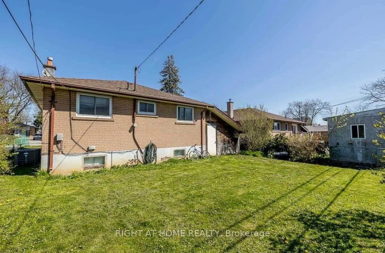 Photo 3 of 1337 Poprad Avenue S, Pickering, Bay Ridges — HOMEH
