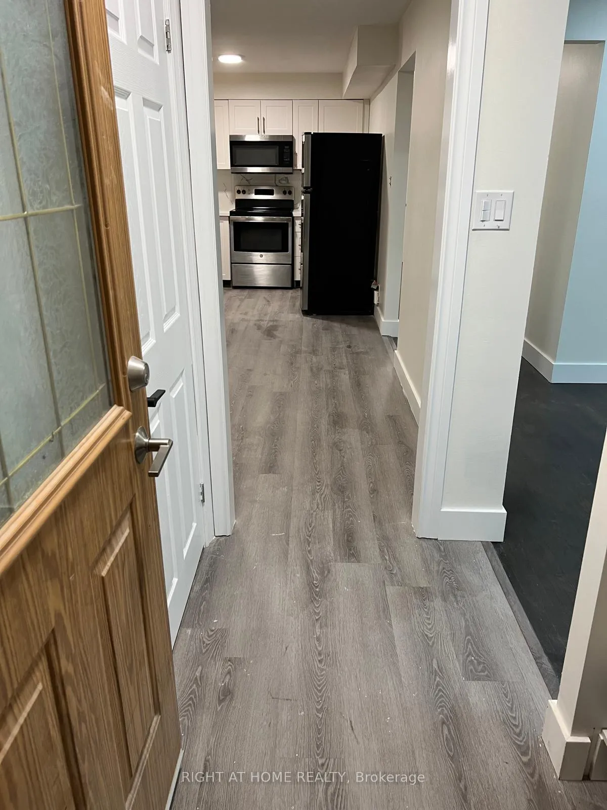 Photo 5 of 1337 Poprad Avenue S, Pickering, Bay Ridges — HOMEH