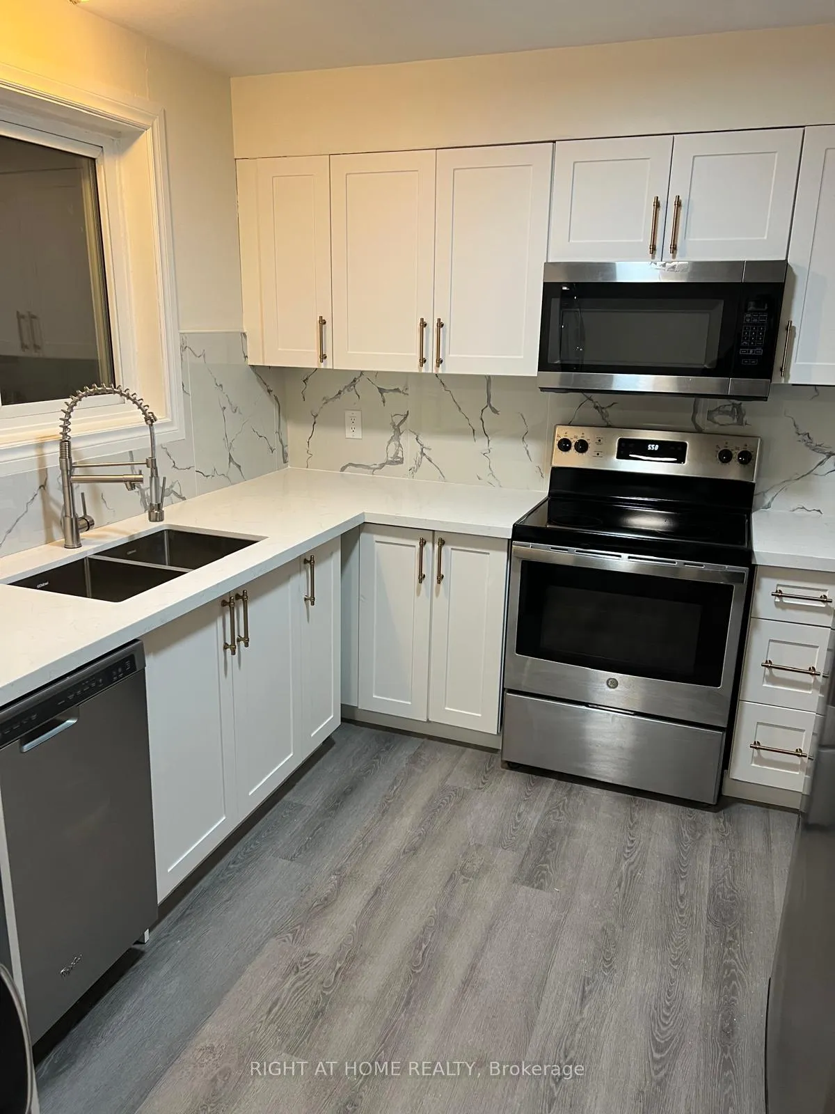Photo 18 of 1337 Poprad Avenue S, Pickering, Bay Ridges — HOMEH