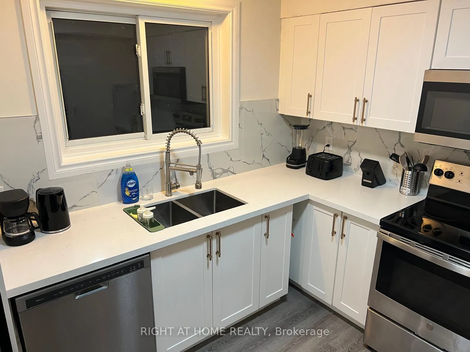 Photo 19 of 1337 Poprad Avenue S, Pickering, Bay Ridges — HOMEH