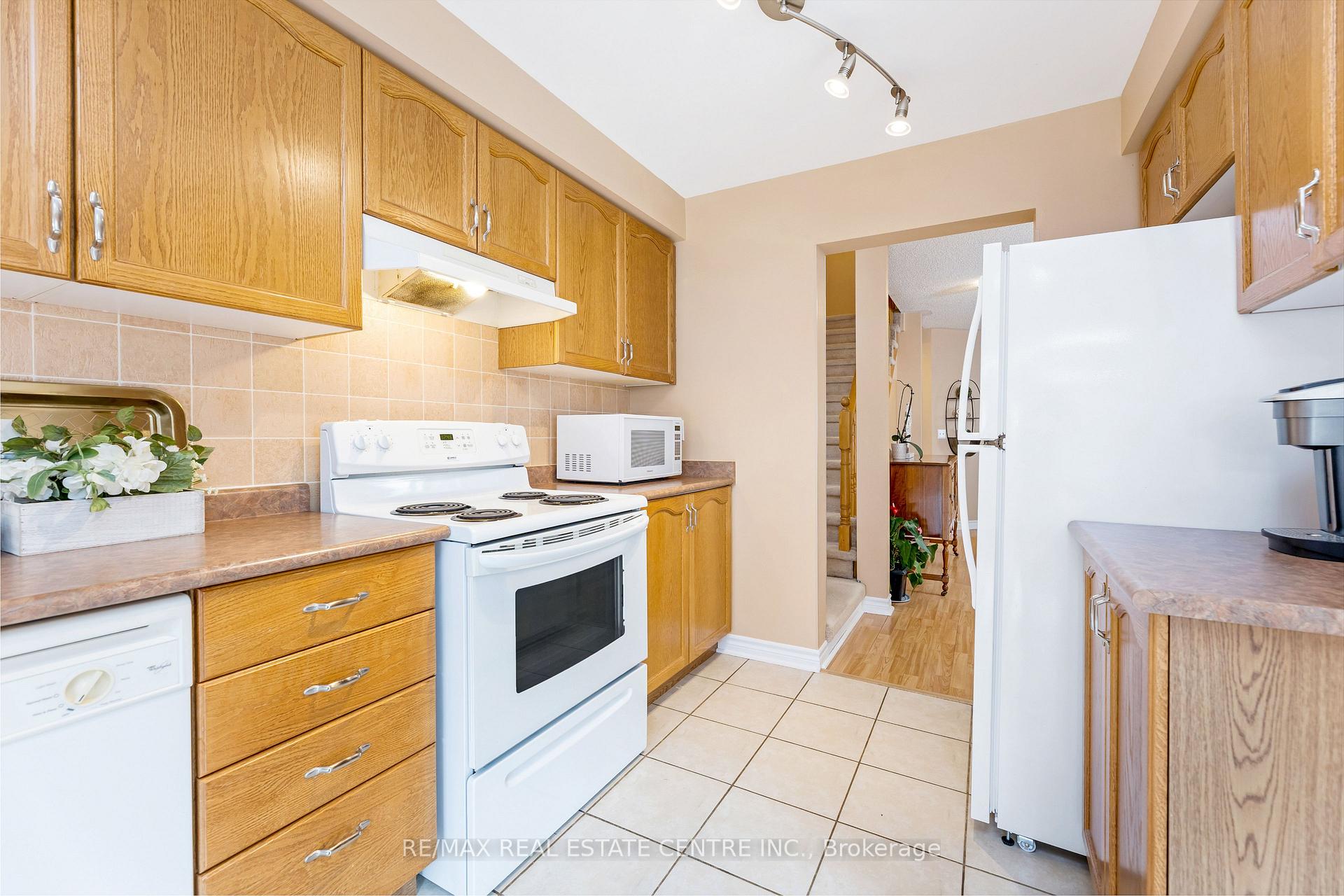 Photo 20 of 28 Coates Drive, Milton, Dempsey — HOMEH