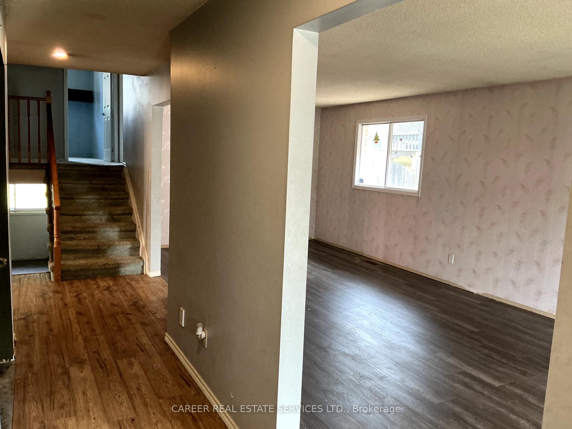 Photo 4 of 864 Sundance Circle, Oshawa, Northglen — HOMEH