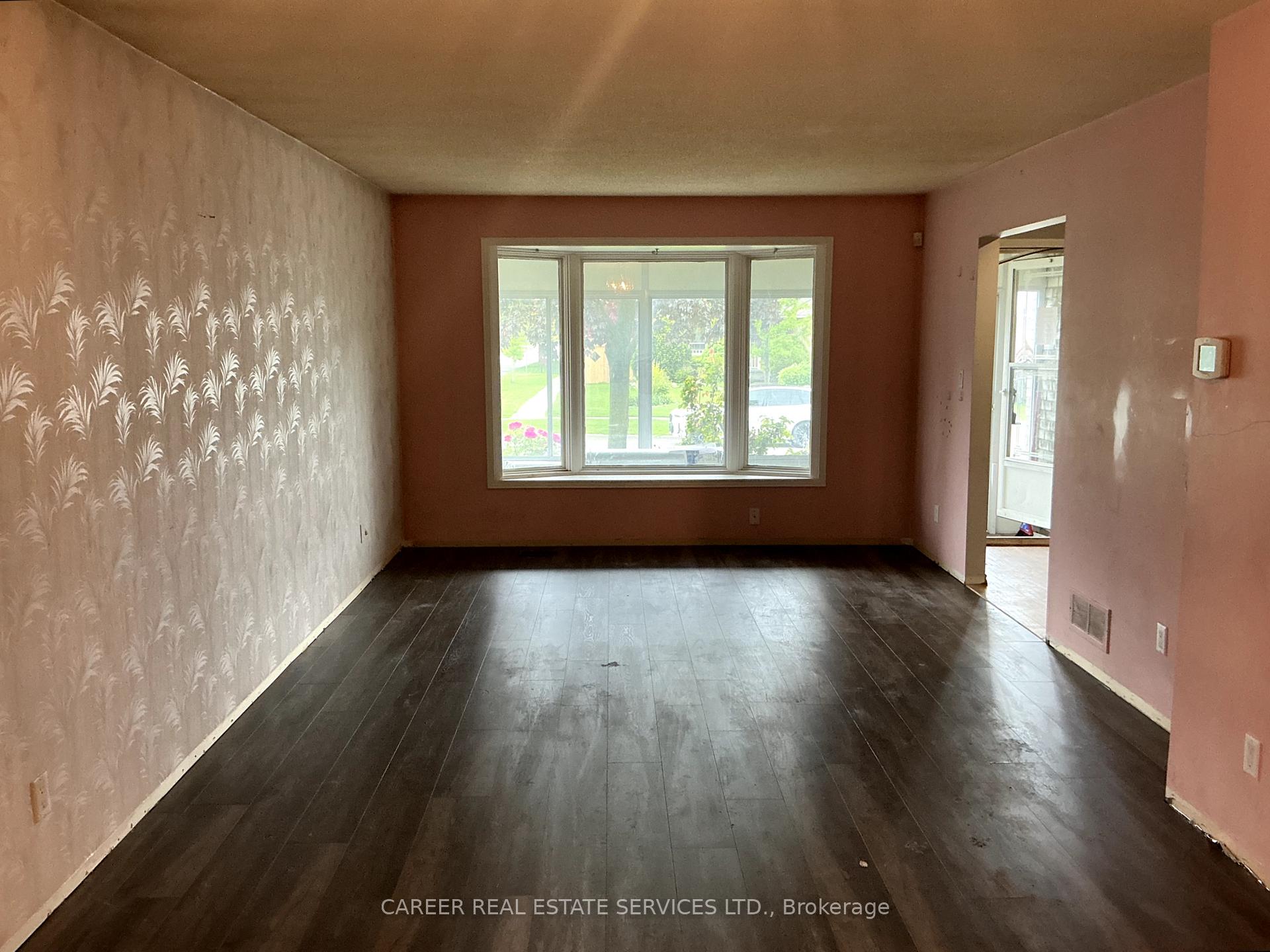 Photo 5 of 864 Sundance Circle, Oshawa, Northglen — HOMEH