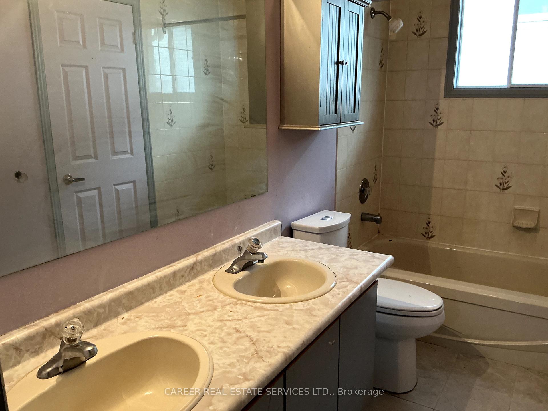 Photo 12 of 864 Sundance Circle, Oshawa, Northglen — HOMEH