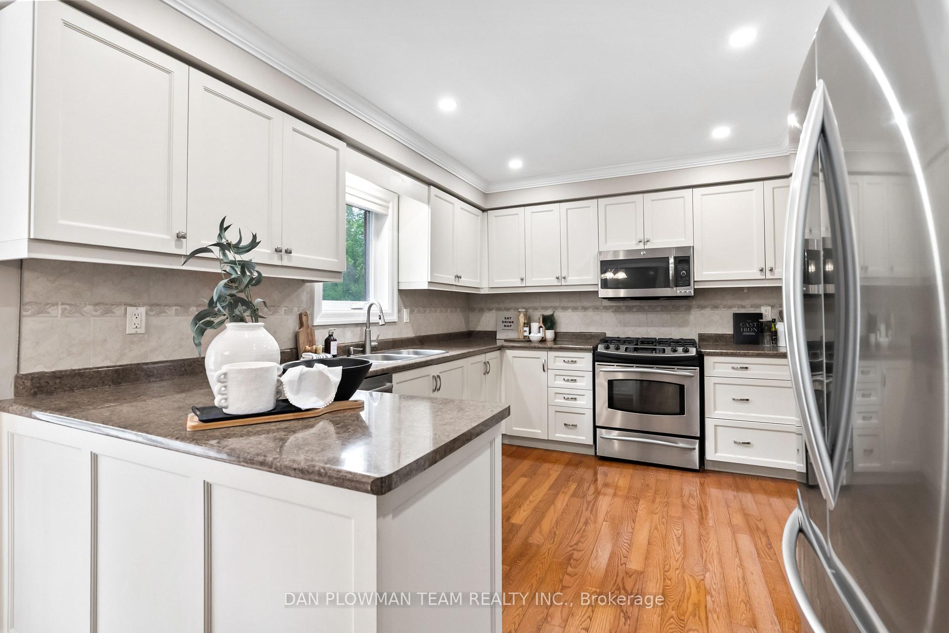Photo 17 of 460 Palmtree Crescent, Oshawa, Eastdale — HOMEH