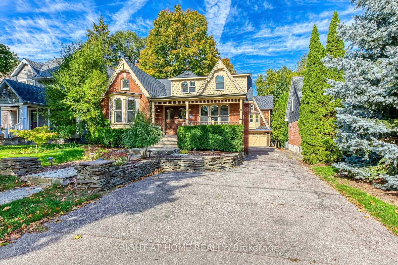 Front of 435 Maple Avenue