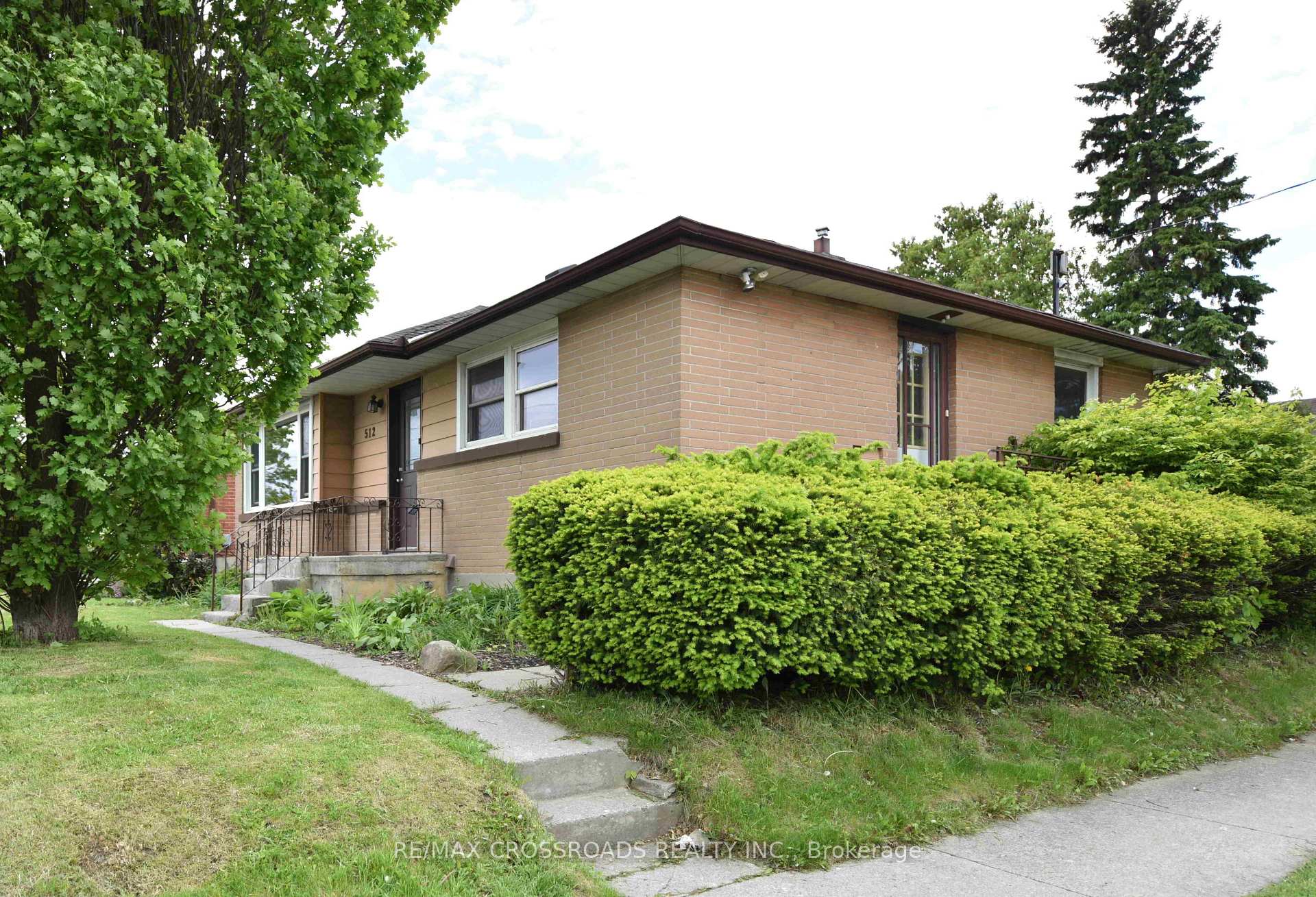 Photo 2 of 512 Wilson Road S, Oshawa, Donevan — HOMEH