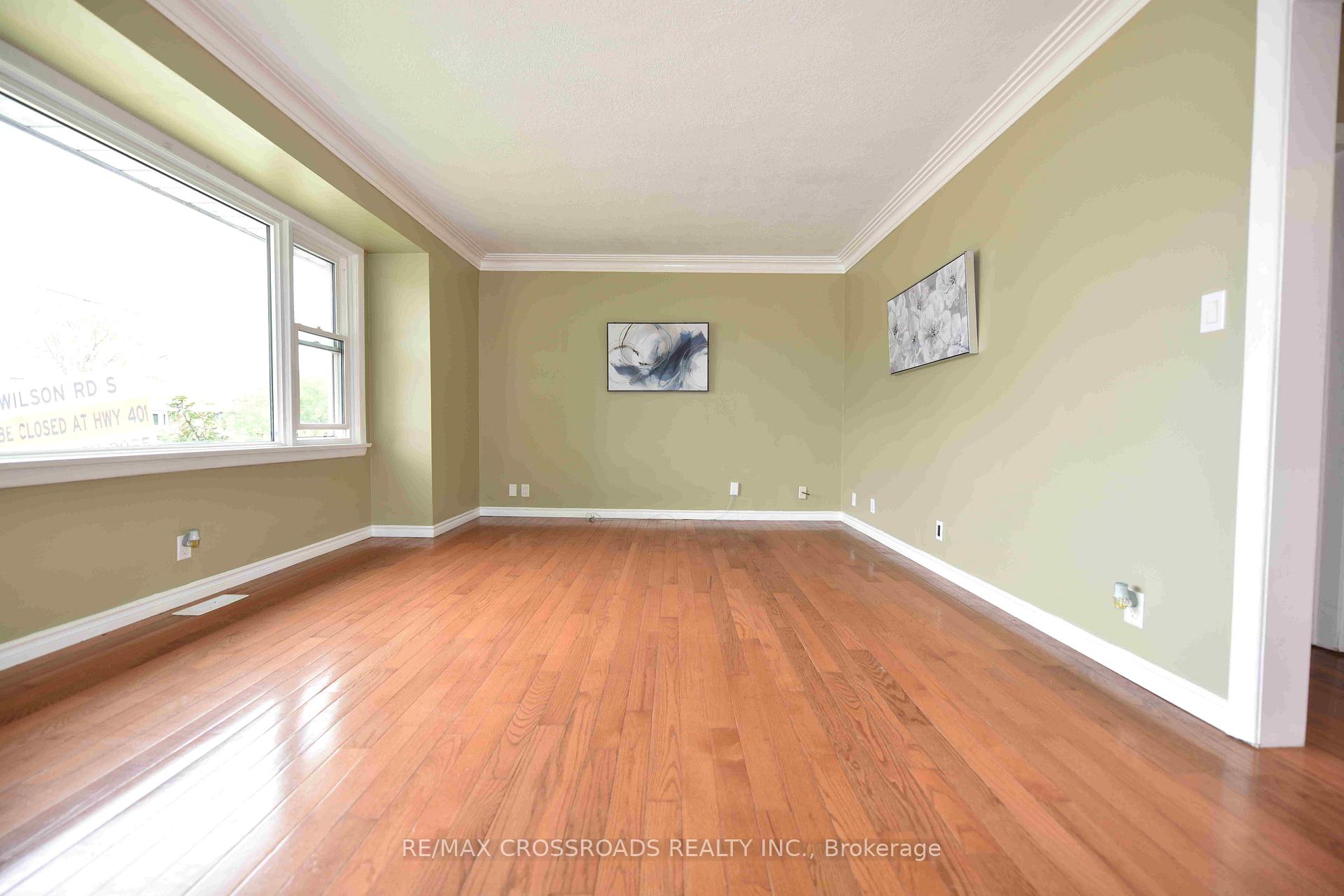Photo 3 of 512 Wilson Road S, Oshawa, Donevan — HOMEH