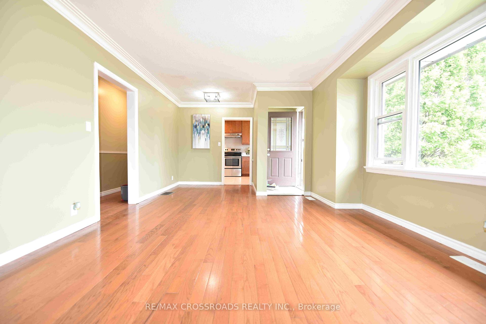 Photo 4 of 512 Wilson Road S, Oshawa, Donevan — HOMEH