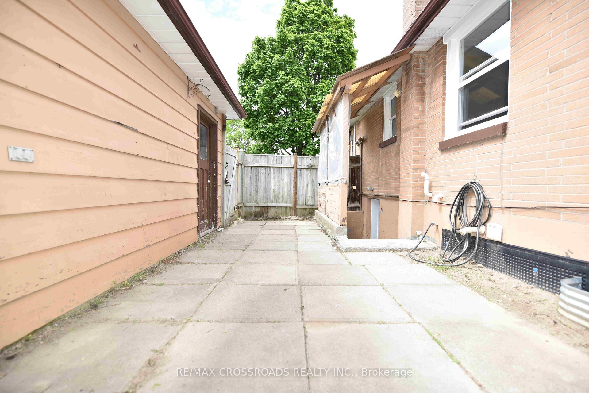 Photo 14 of 512 Wilson Road S, Oshawa, Donevan — HOMEH