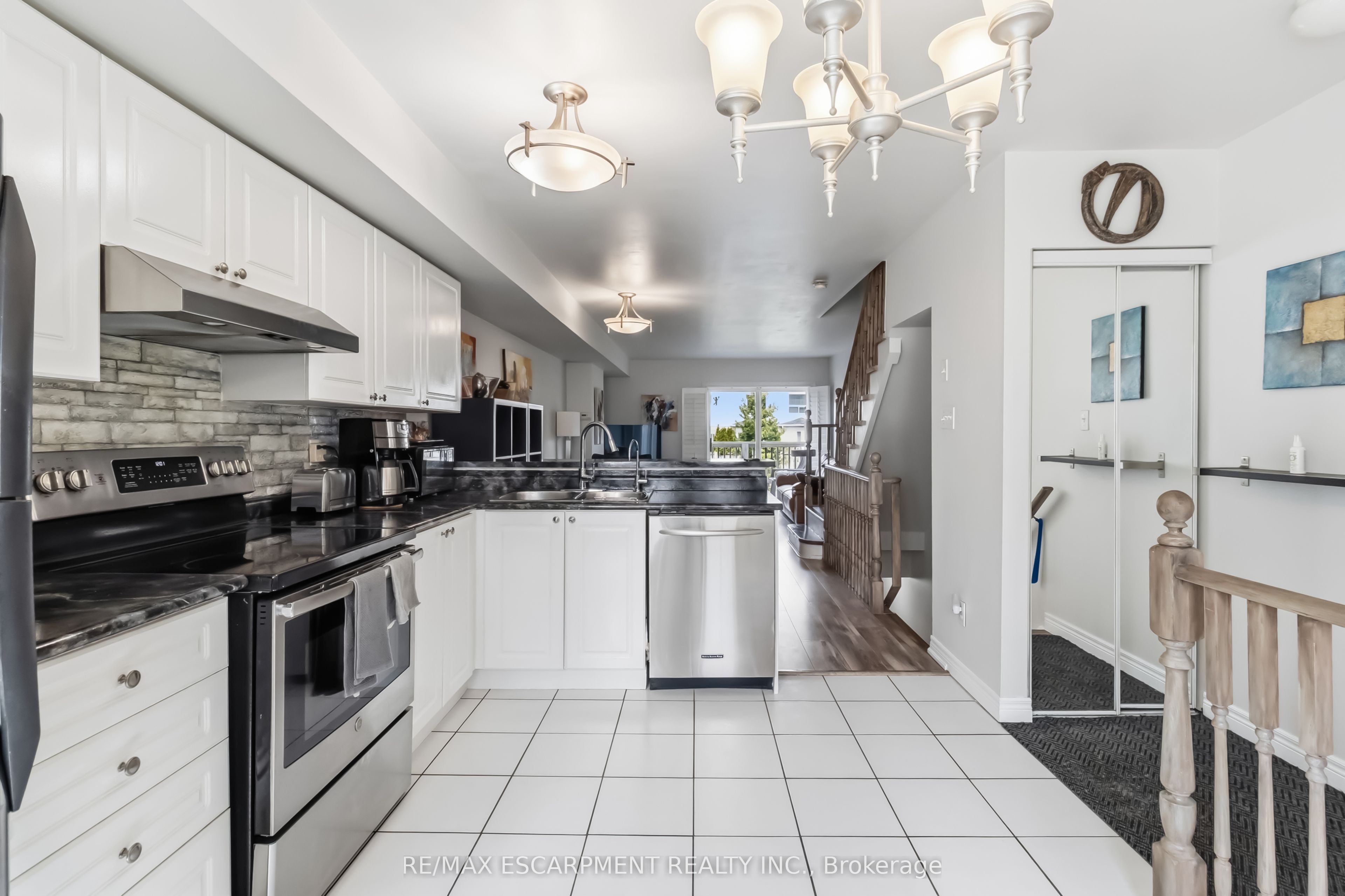 Photo 37 of Unit 30, 1751 Lampman Avenue, Burlington, Uptown — HOMEH