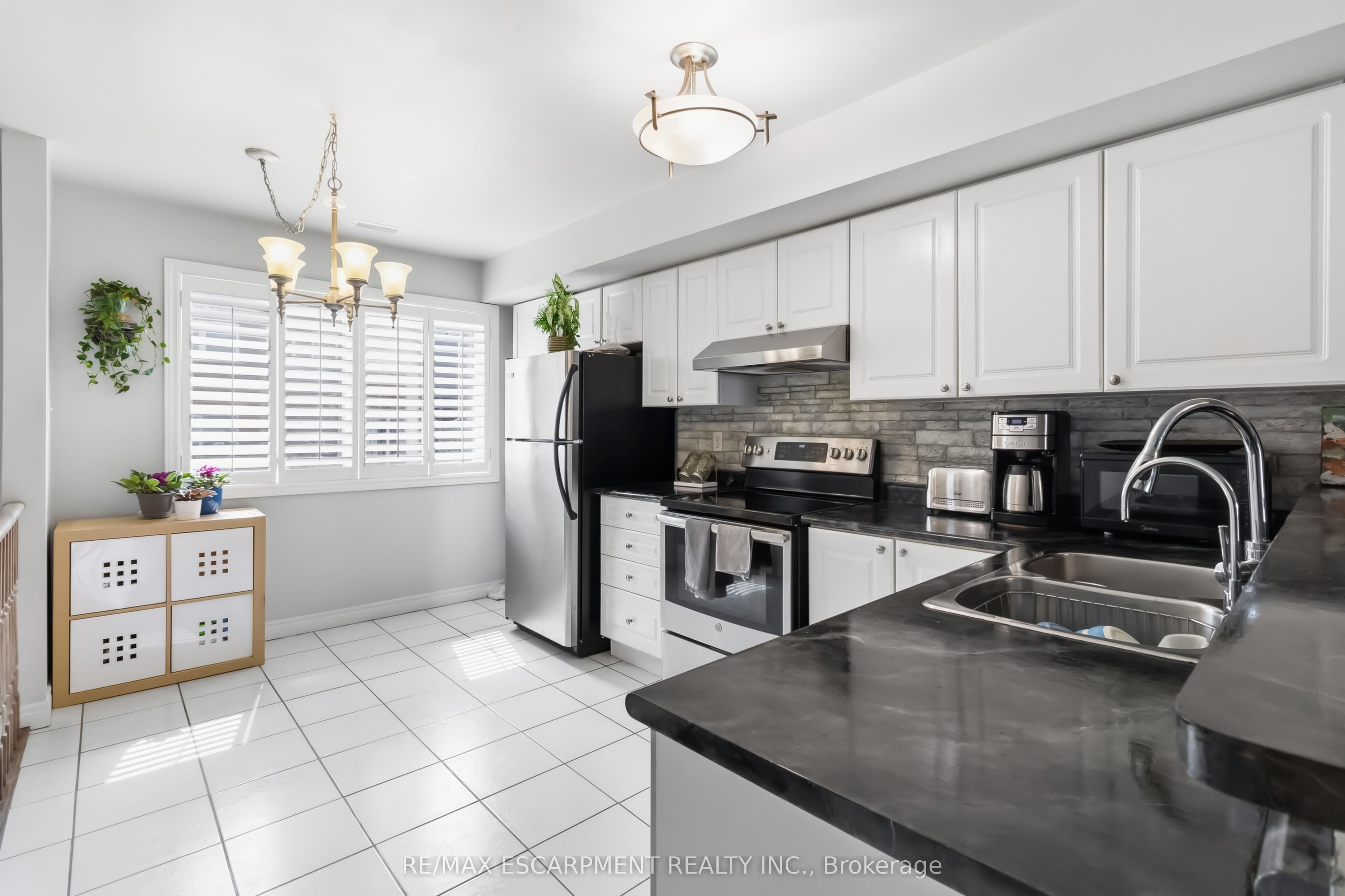 Photo 38 of Unit 30, 1751 Lampman Avenue, Burlington, Uptown — HOMEH