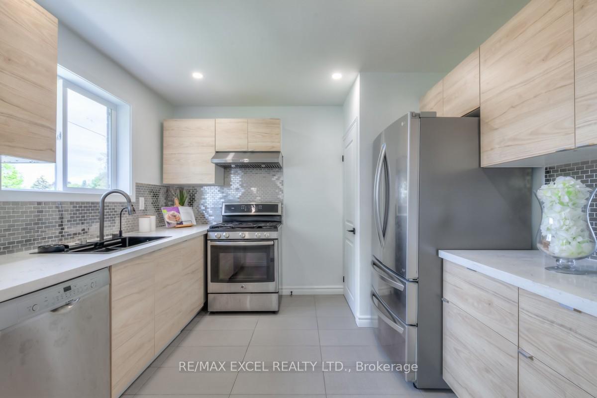 Photo 9 of 663 Lakeview Avenue, Oshawa, Lakeview — HOMEH