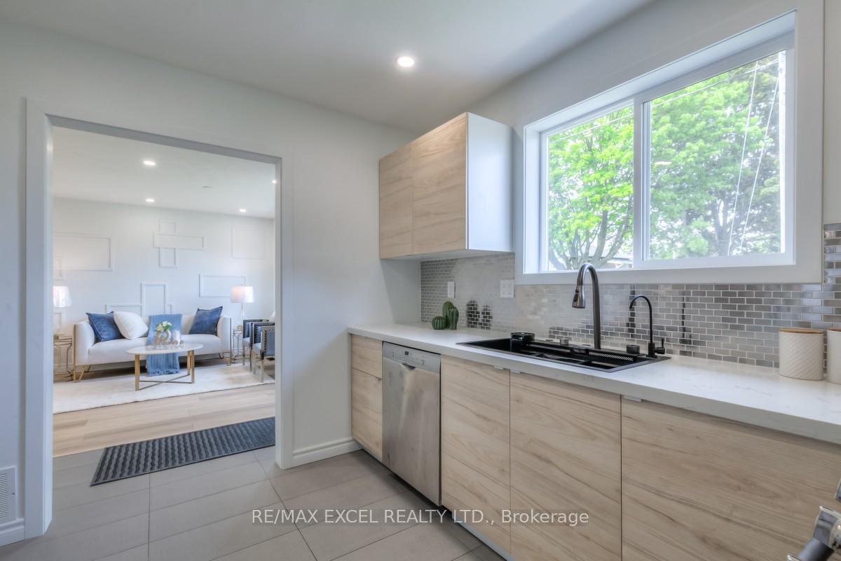 Photo 12 of 663 Lakeview Avenue, Oshawa, Lakeview — HOMEH