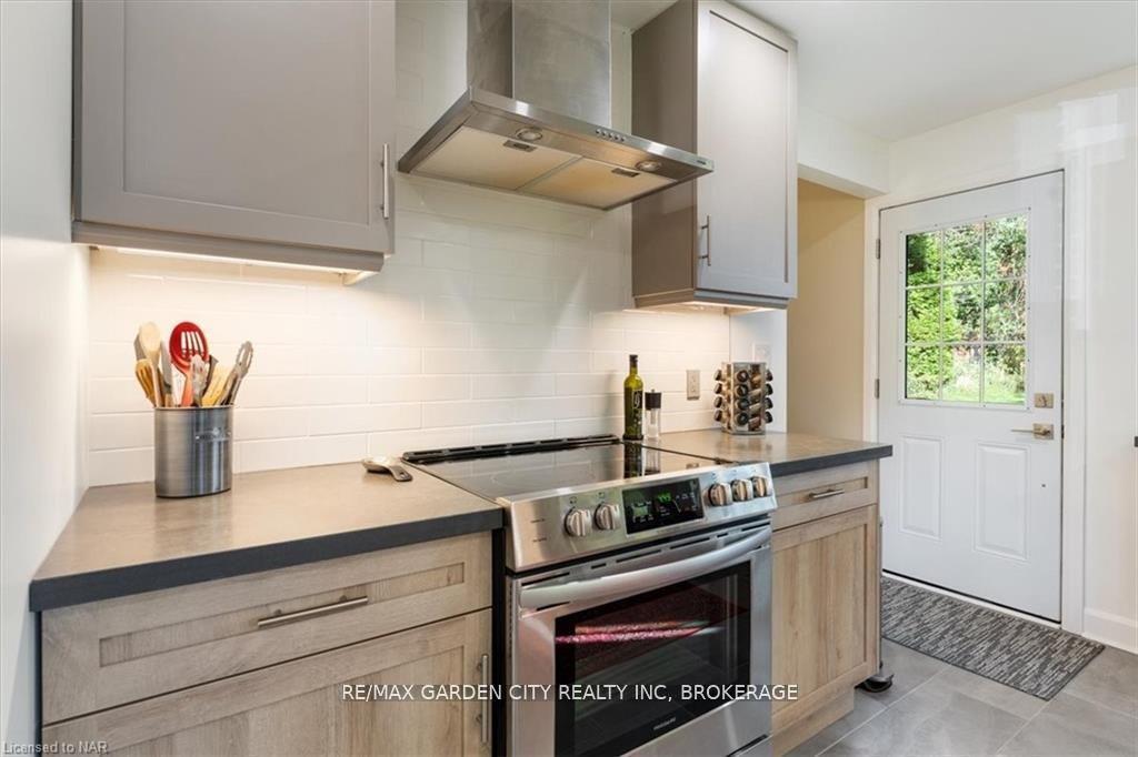 Photo 9 of 1717 Cream Street, Pelham, North Pelham — HOMEH