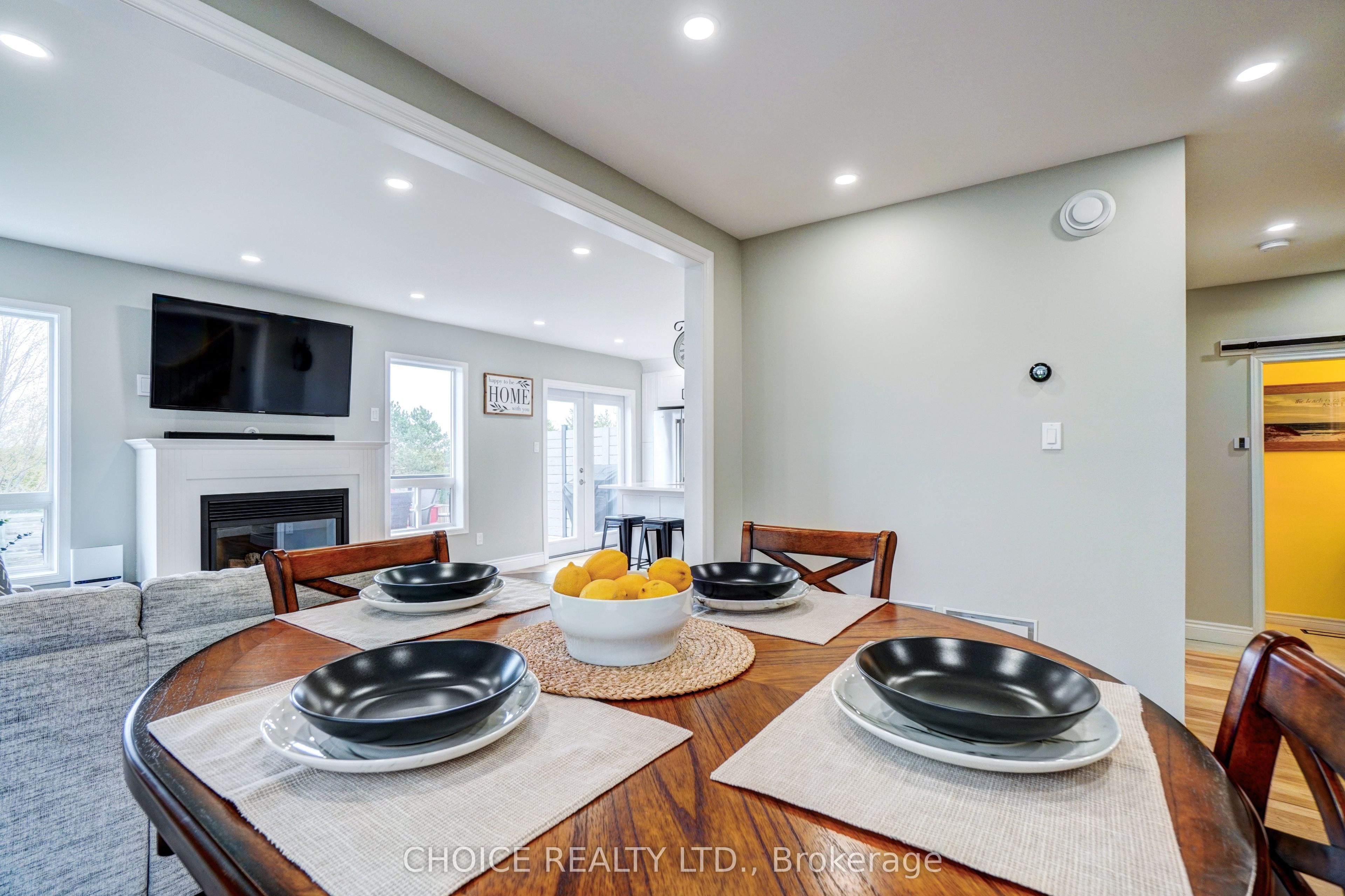 Photo 9 of 73 Eldad Drive, Clarington, Bowmanville — HOMEH