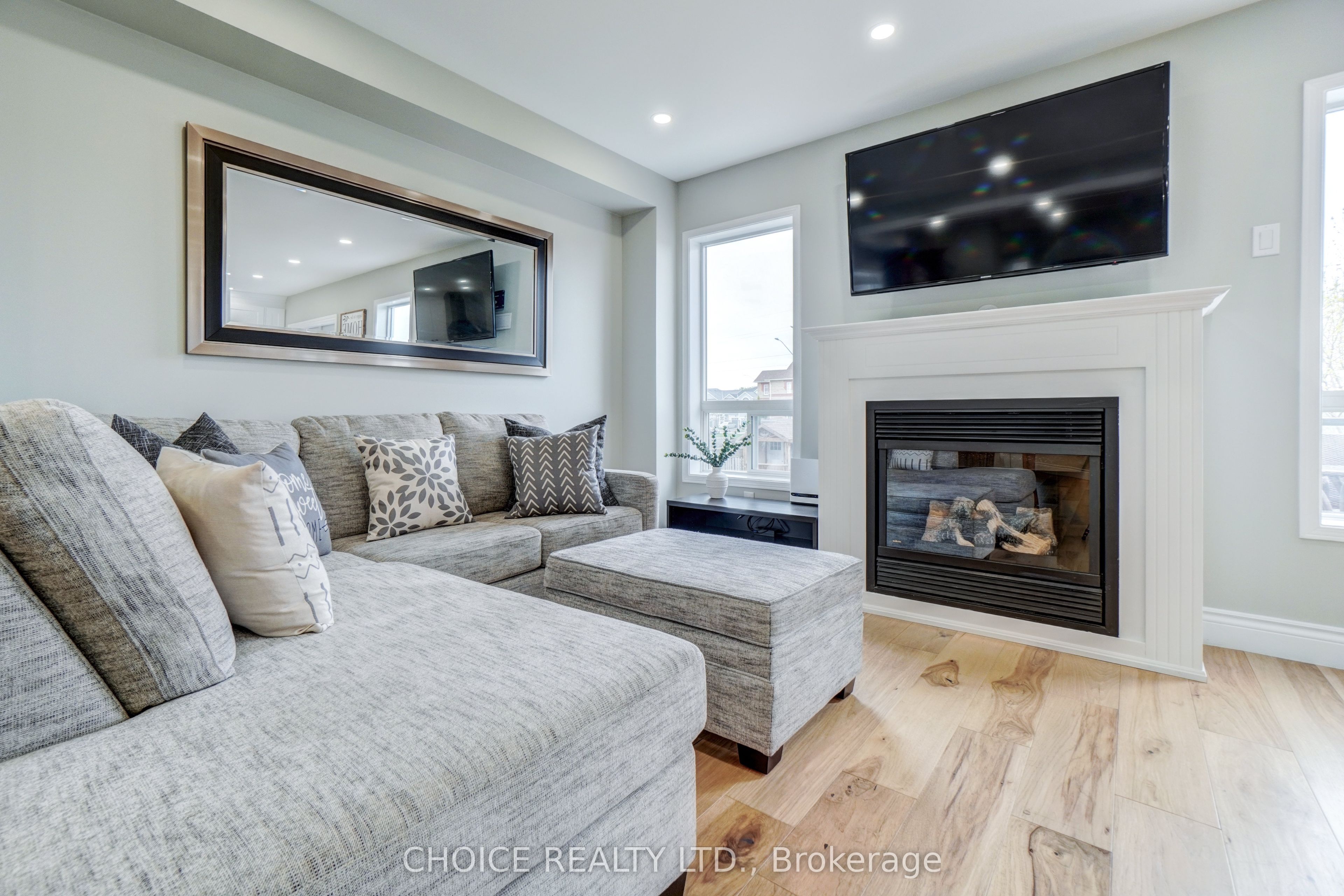 Photo 11 of 73 Eldad Drive, Clarington, Bowmanville — HOMEH