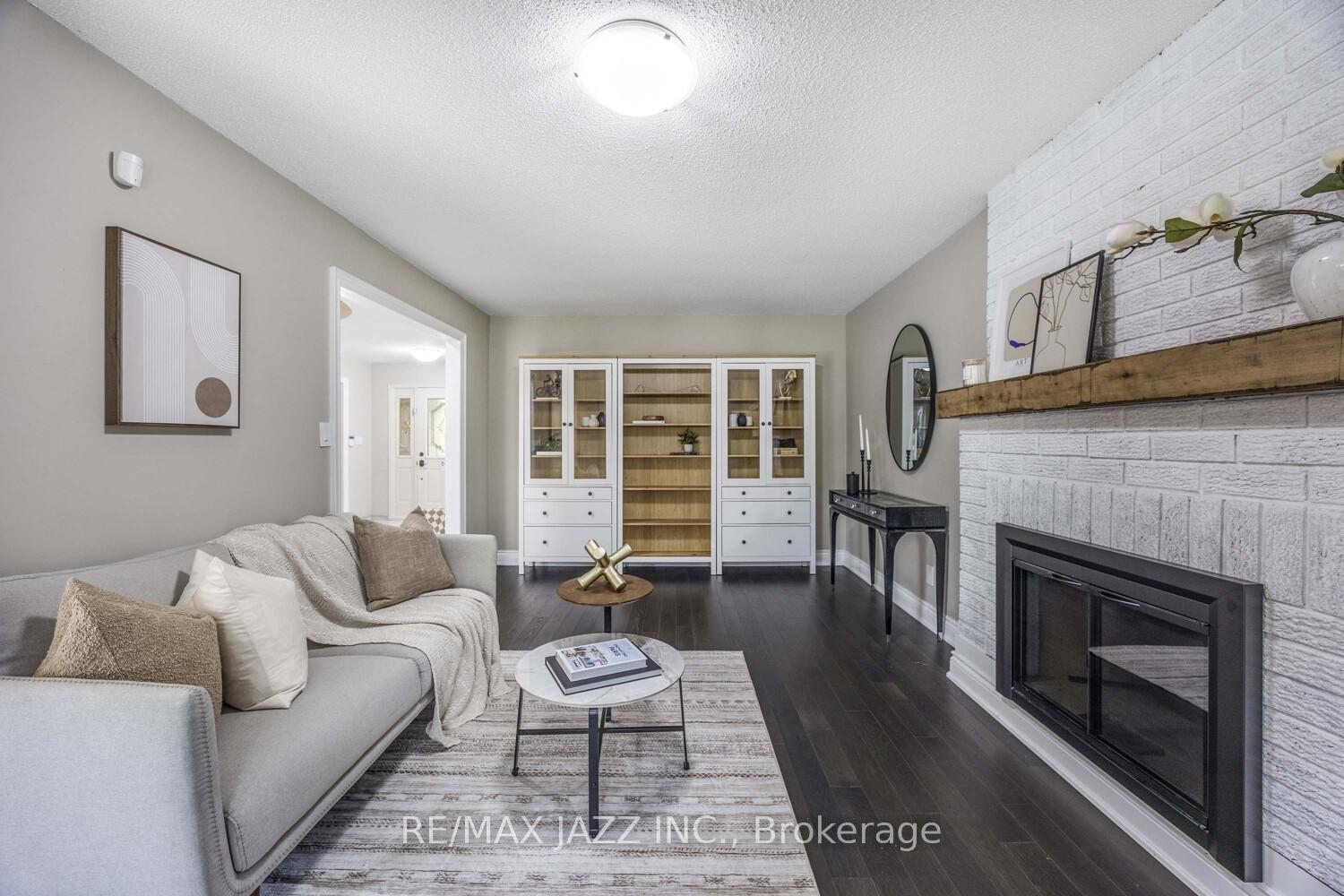 Photo 12 of 817 Nevada Court, Oshawa, McLaughlin — HOMEH
