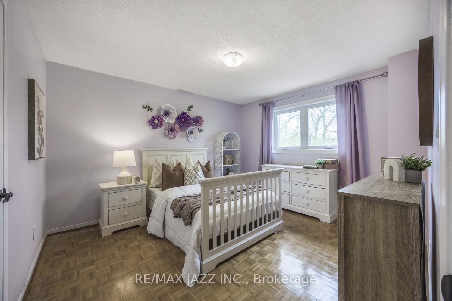 Photo 18 of 817 Nevada Court, Oshawa, McLaughlin — HOMEH