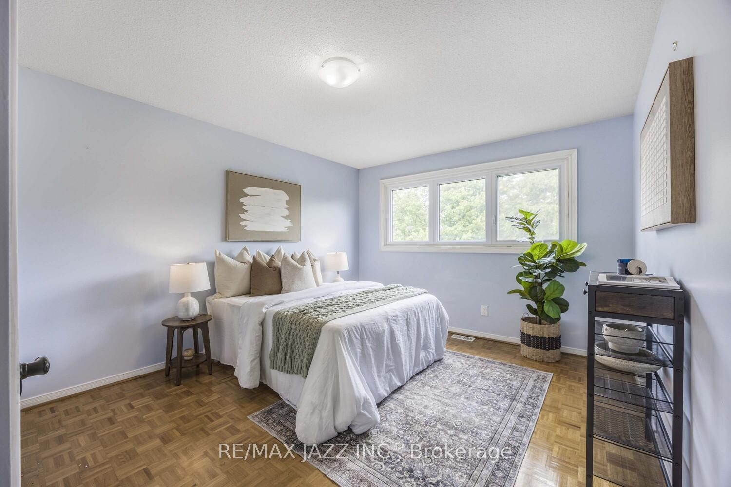 Photo 20 of 817 Nevada Court, Oshawa, McLaughlin — HOMEH
