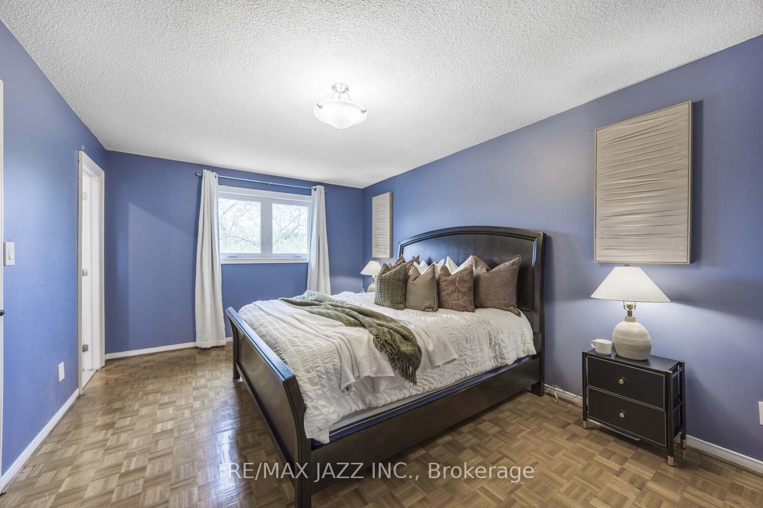 Photo 21 of 817 Nevada Court, Oshawa, McLaughlin — HOMEH