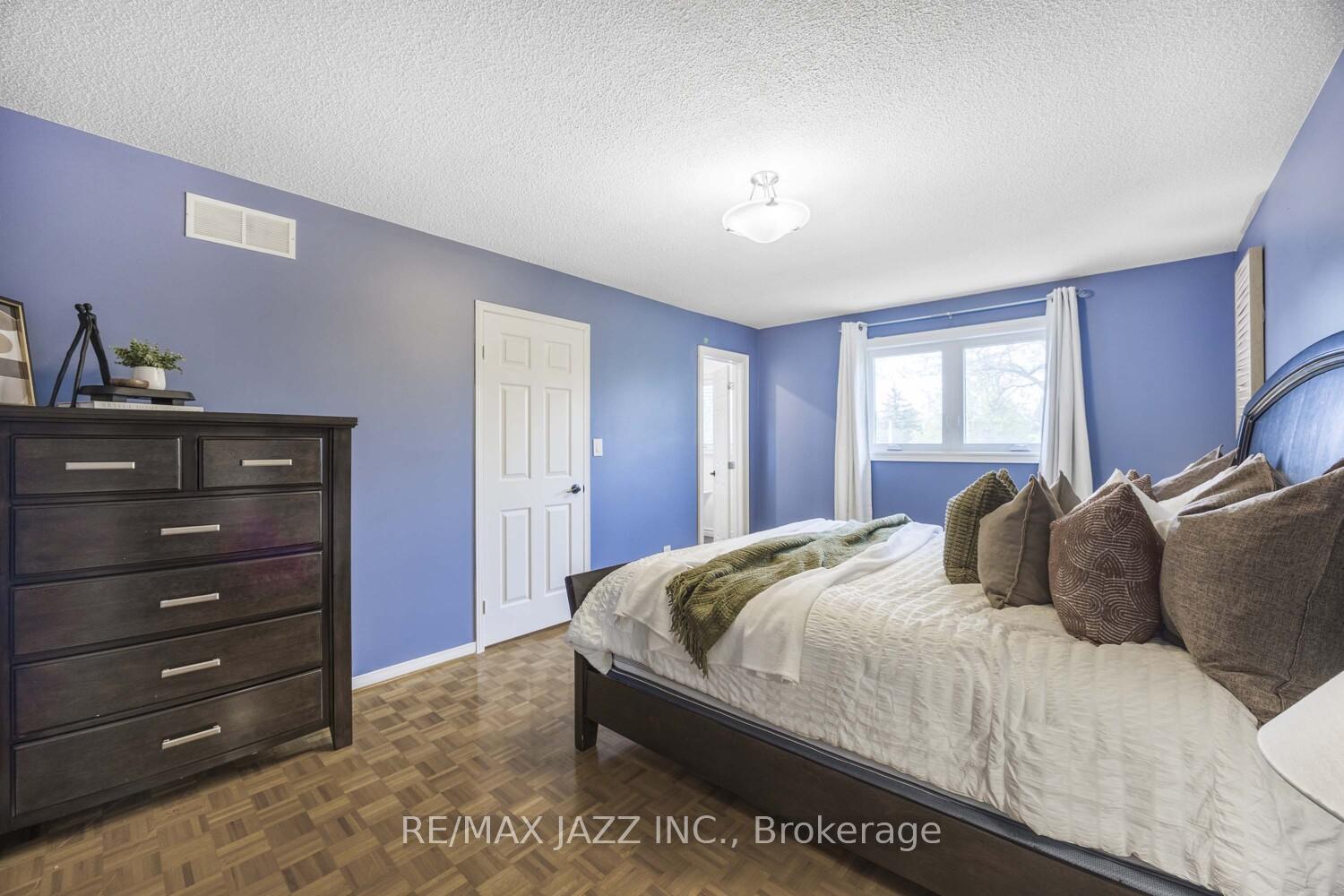 Photo 22 of 817 Nevada Court, Oshawa, McLaughlin — HOMEH