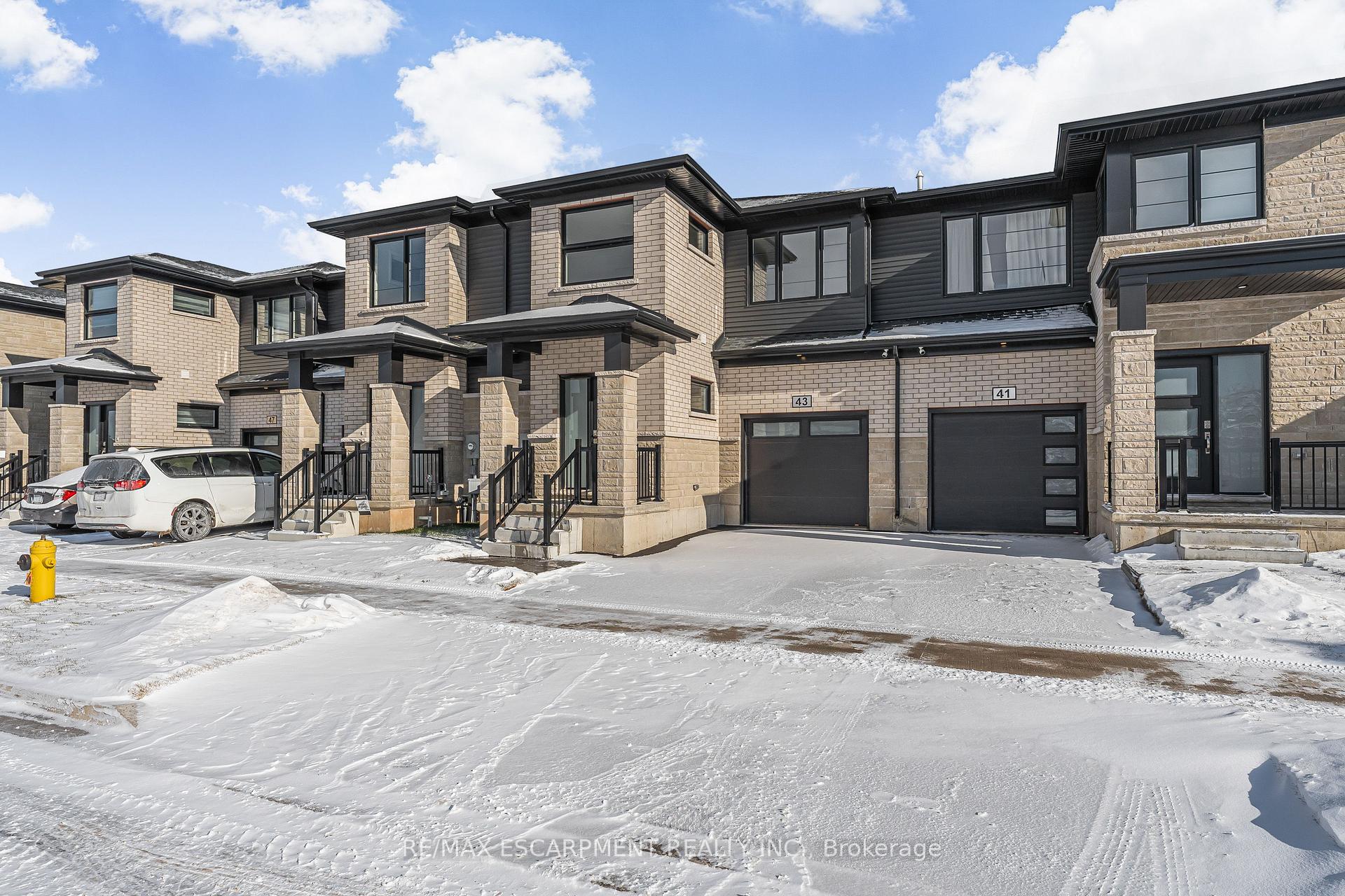Photo 4 of 43 Saffron Way, Pelham, Fonthill — HOMEH