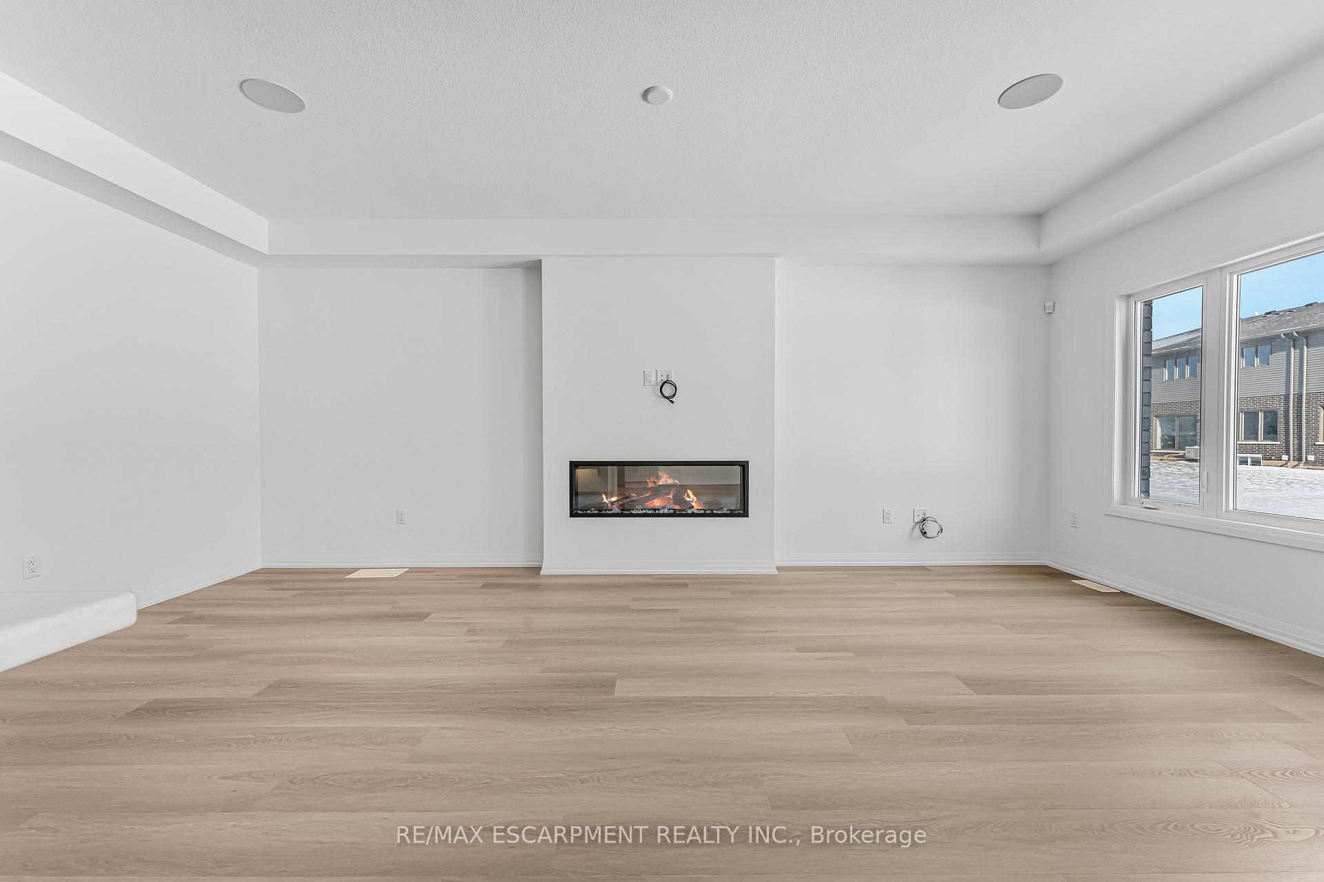 Photo 9 of 43 Saffron Way, Pelham, Fonthill — HOMEH