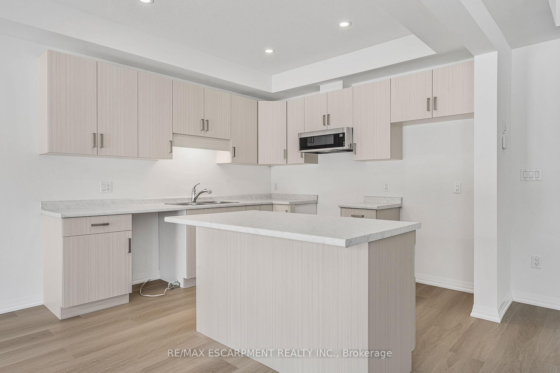 Photo 11 of 43 Saffron Way, Pelham, Fonthill — HOMEH