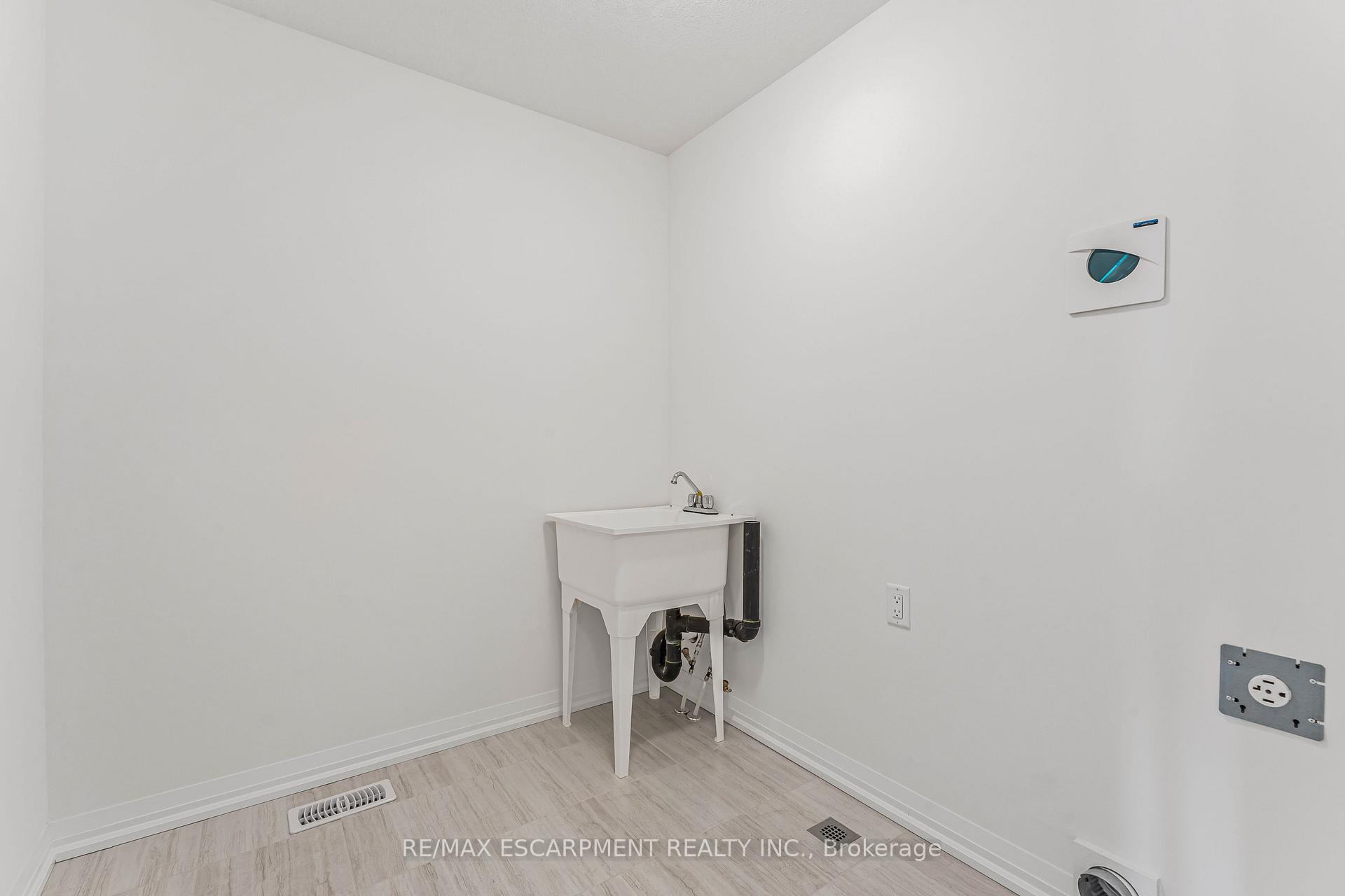Photo 30 of 43 Saffron Way, Pelham, Fonthill — HOMEH