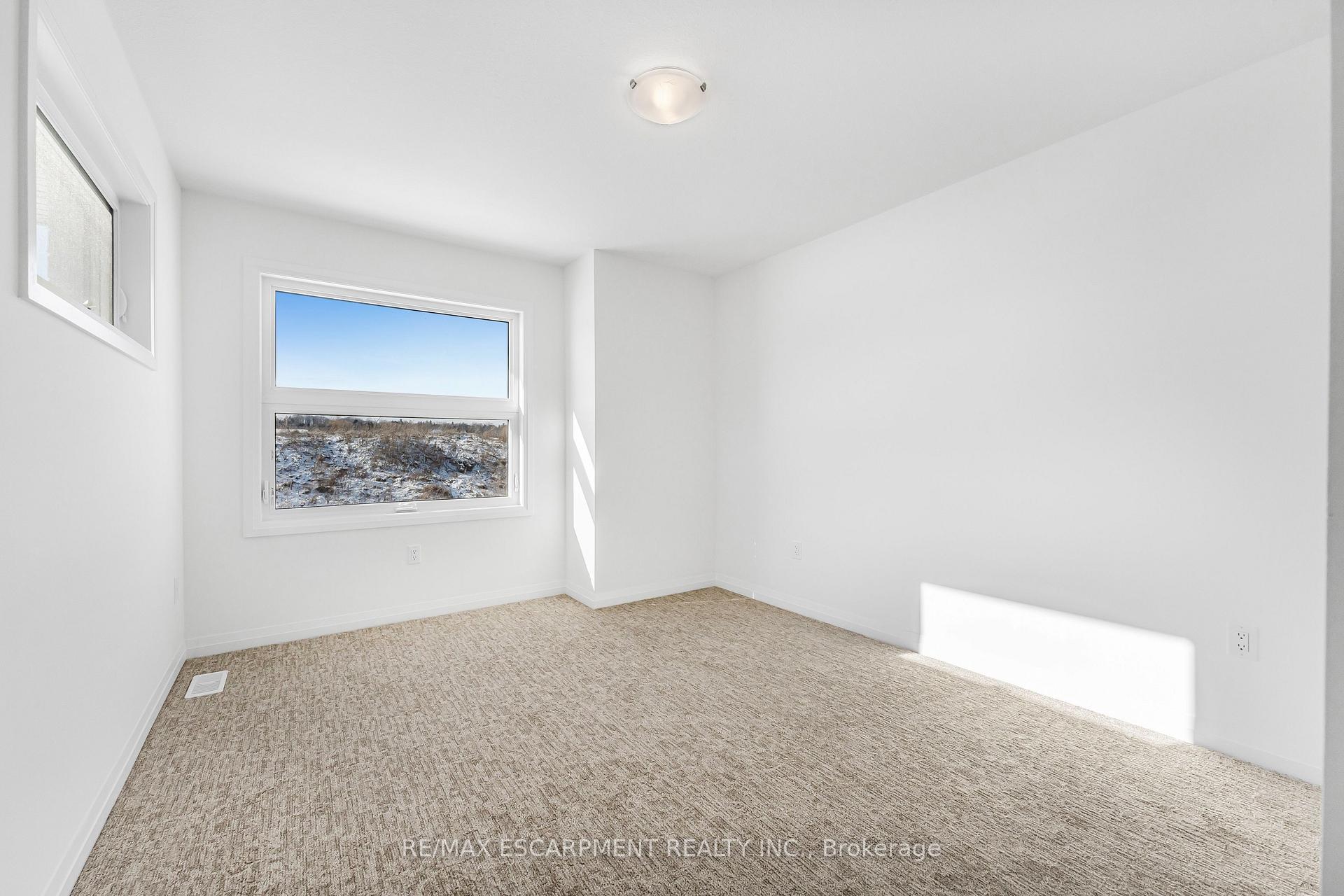 Photo 35 of 43 Saffron Way, Pelham, Fonthill — HOMEH