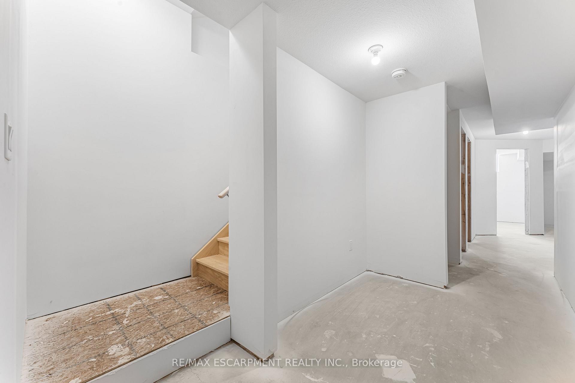 Photo 37 of 43 Saffron Way, Pelham, Fonthill — HOMEH