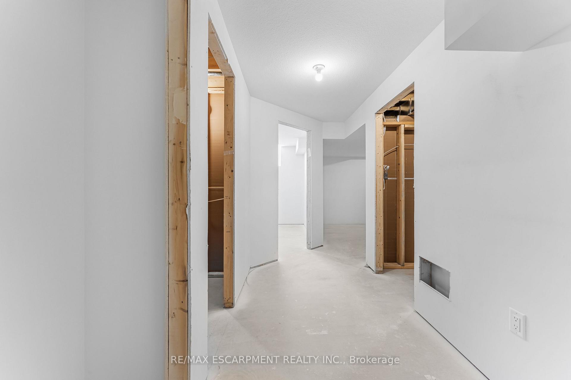 Photo 38 of 43 Saffron Way, Pelham, Fonthill — HOMEH