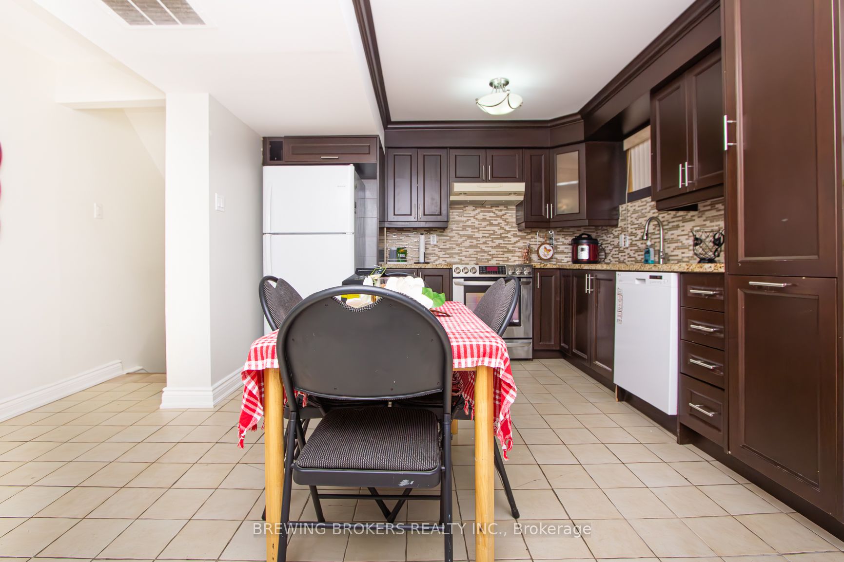 Photo 41 of 55 Elmhurst Drive, Etobicoke, Elms-Old Rexdale — HOMEH