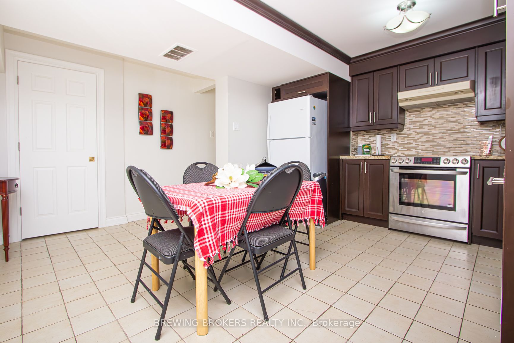 Photo 43 of 55 Elmhurst Drive, Etobicoke, Elms-Old Rexdale — HOMEH