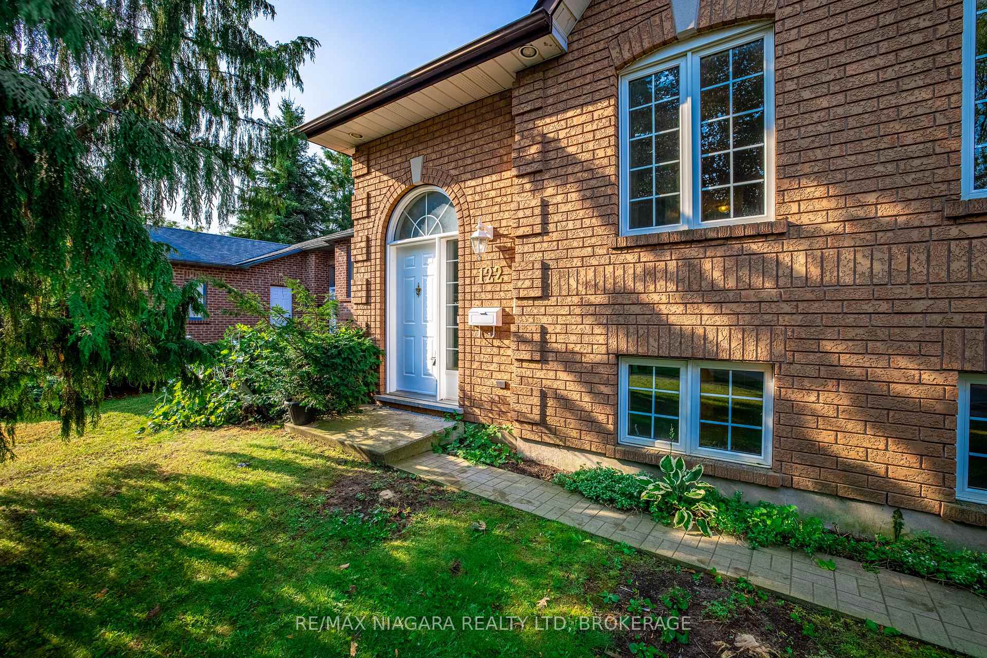 Photo 4 of 122 Welland Road, Pelham, Fonthill — HOMEH