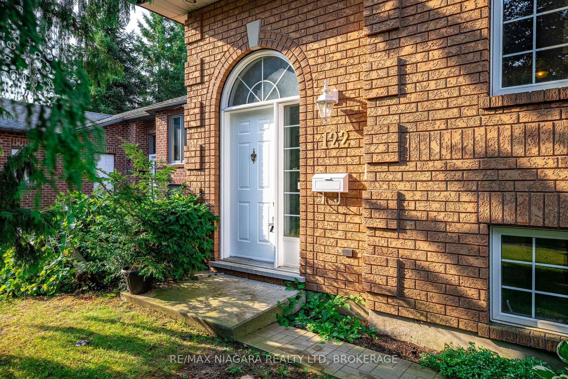 Photo 5 of 122 Welland Road, Pelham, Fonthill — HOMEH