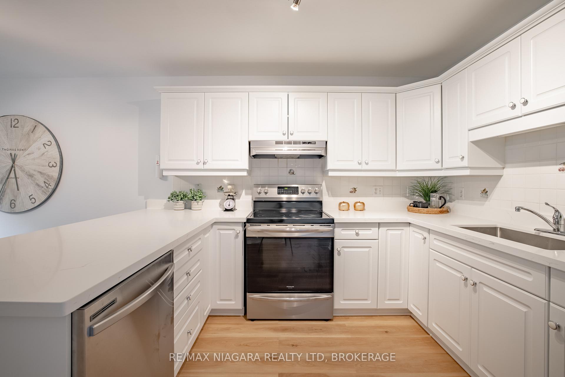 Photo 12 of 122 Welland Road, Pelham, Fonthill — HOMEH