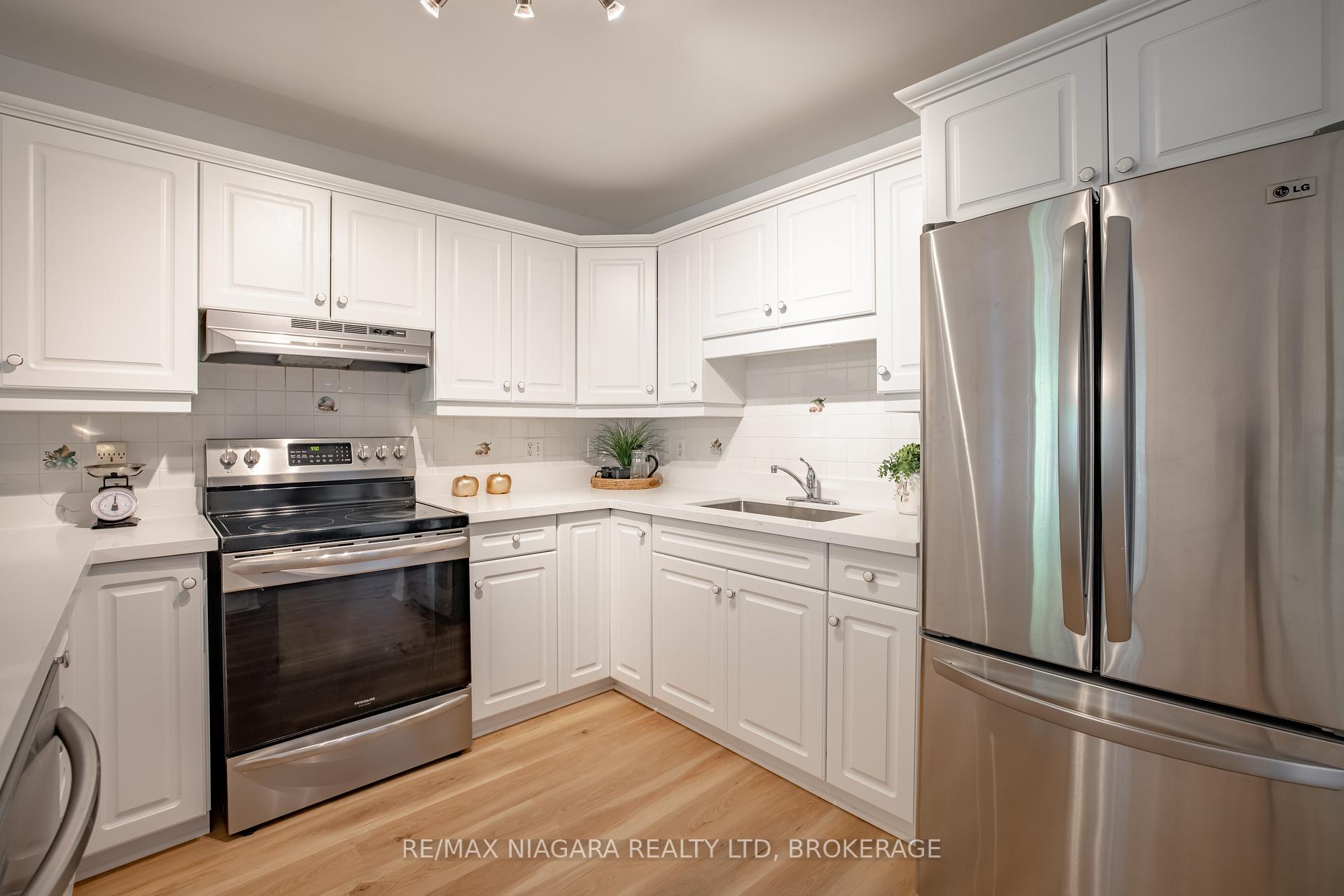 Photo 13 of 122 Welland Road, Pelham, Fonthill — HOMEH
