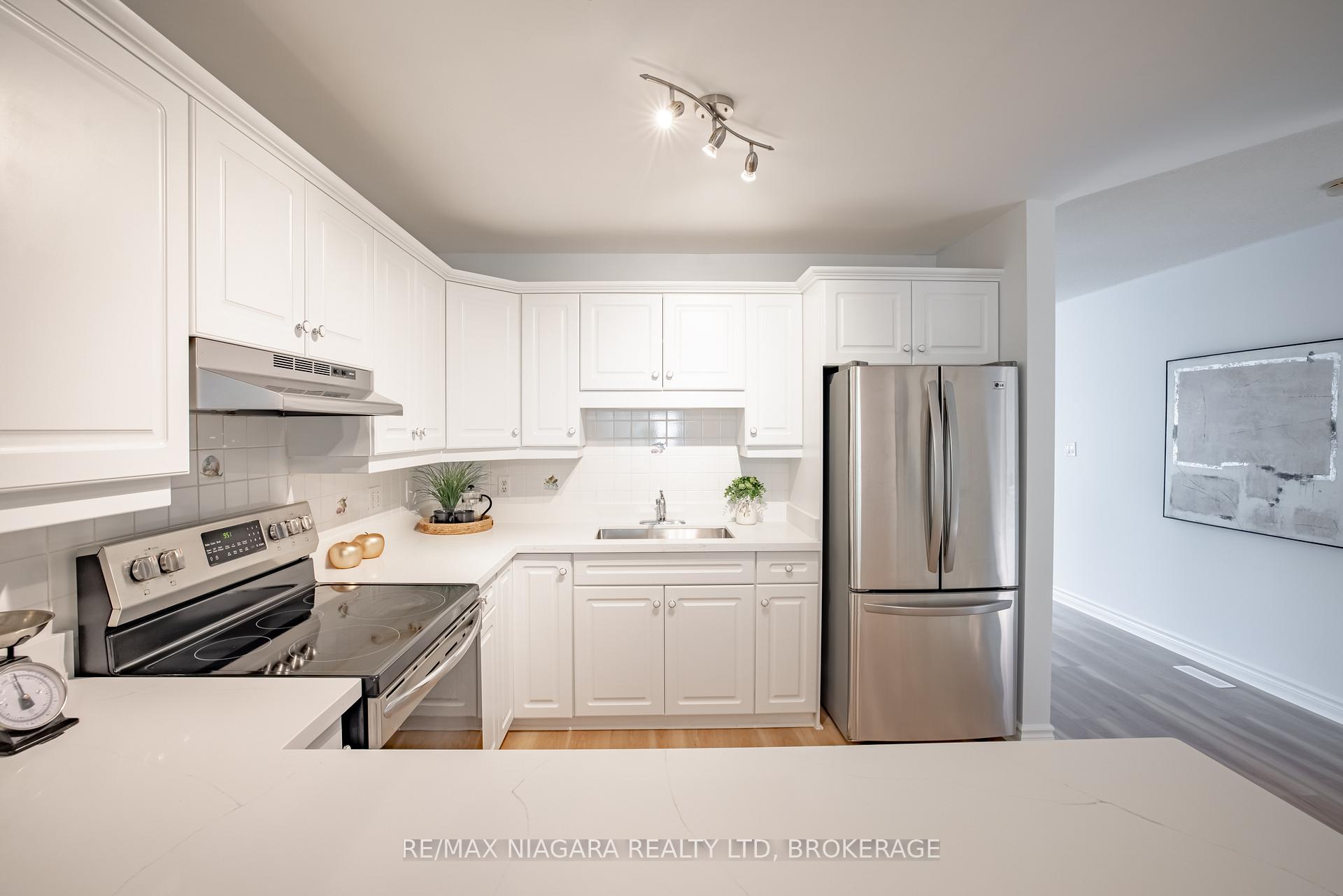 Photo 17 of 122 Welland Road, Pelham, Fonthill — HOMEH