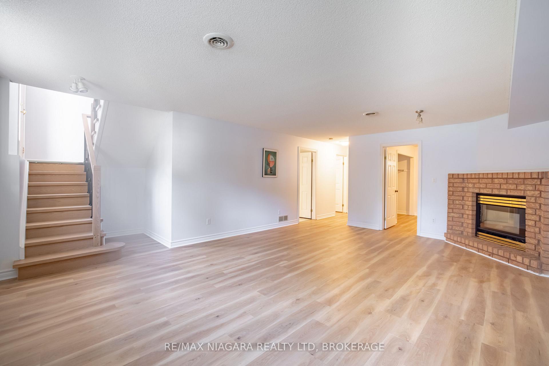 Photo 21 of 122 Welland Road, Pelham, Fonthill — HOMEH