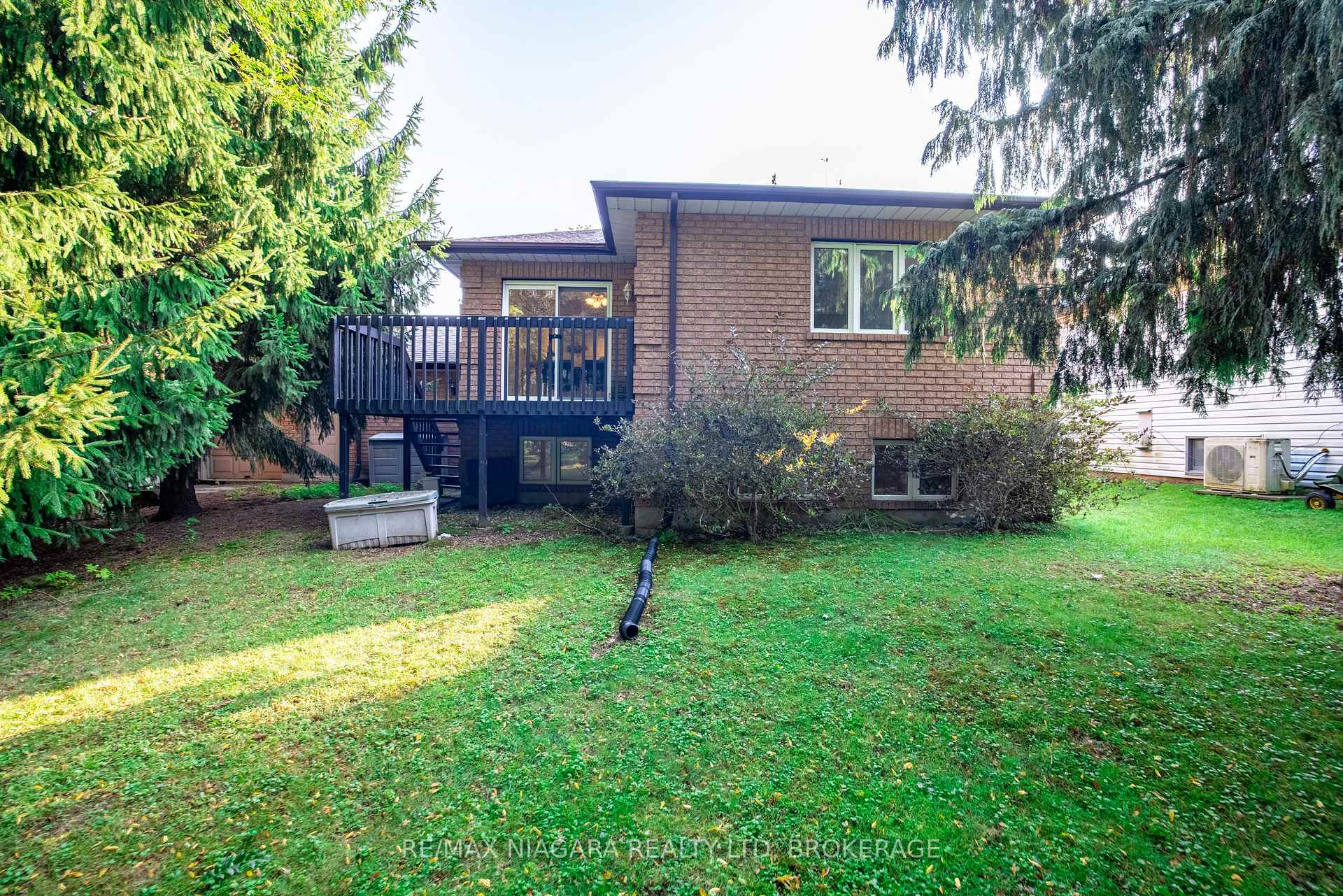 Photo 29 of 122 Welland Road, Pelham, Fonthill — HOMEH