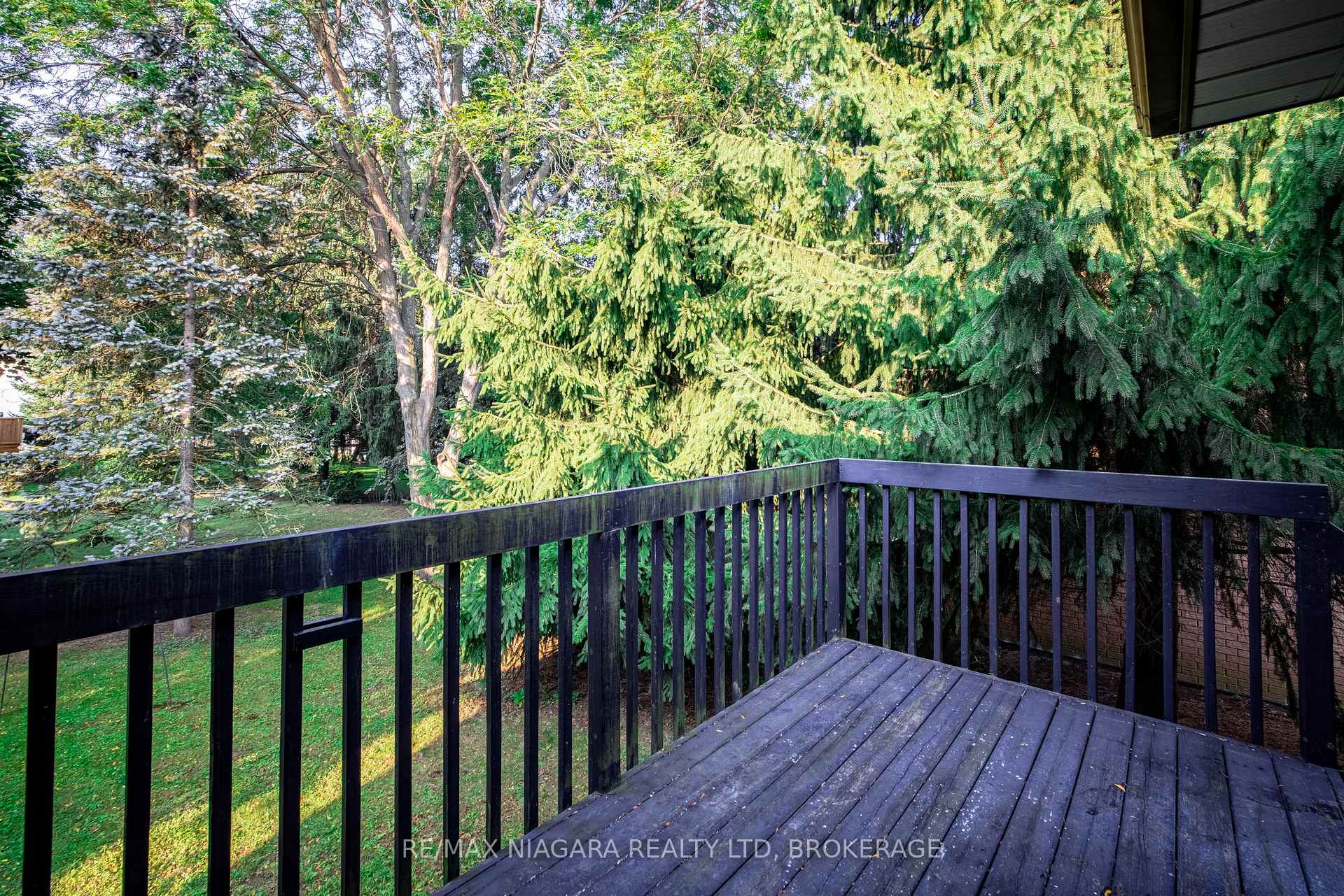 Photo 33 of 122 Welland Road, Pelham, Fonthill — HOMEH