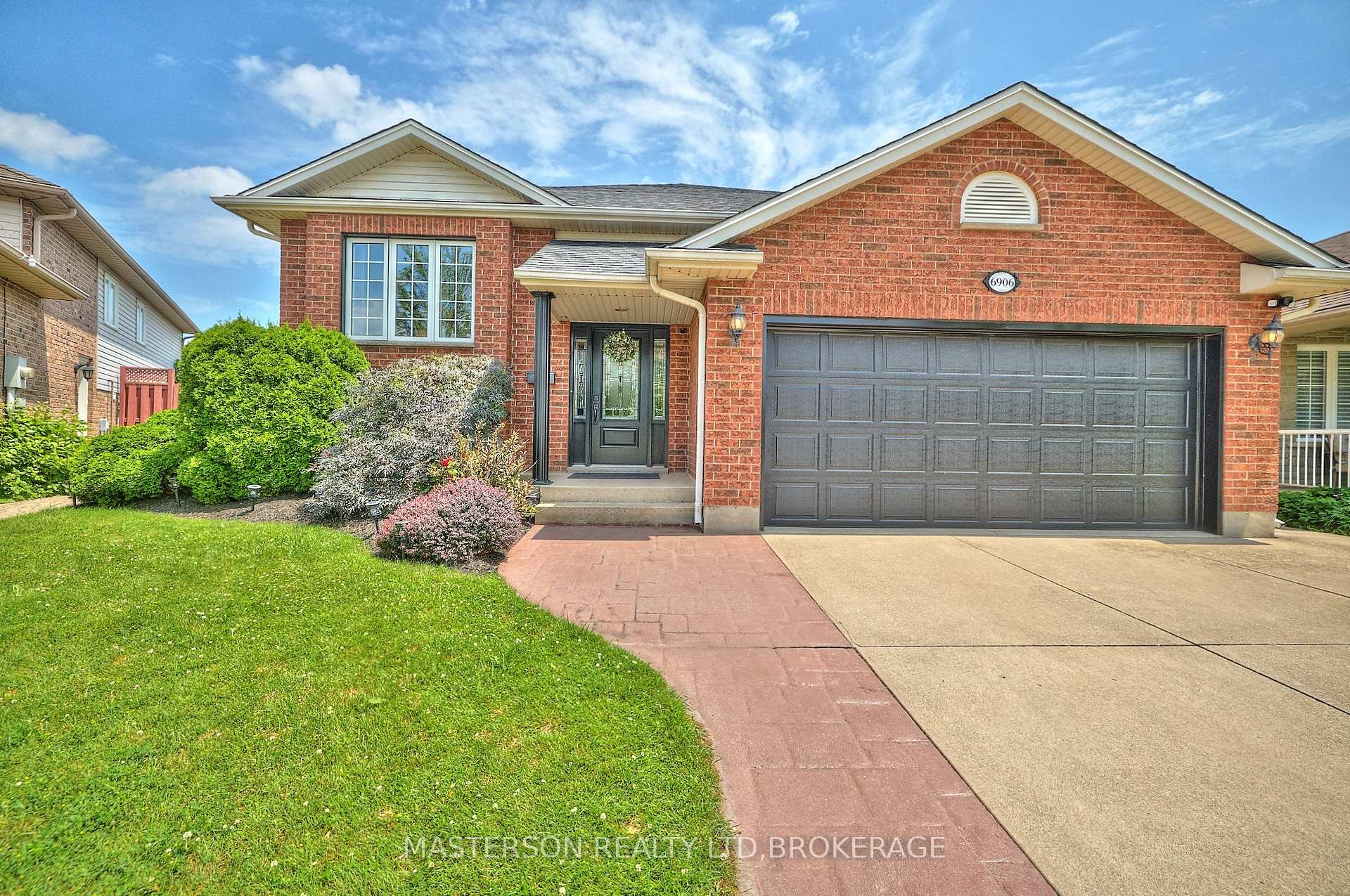 Front of 6906 Kelly Drive