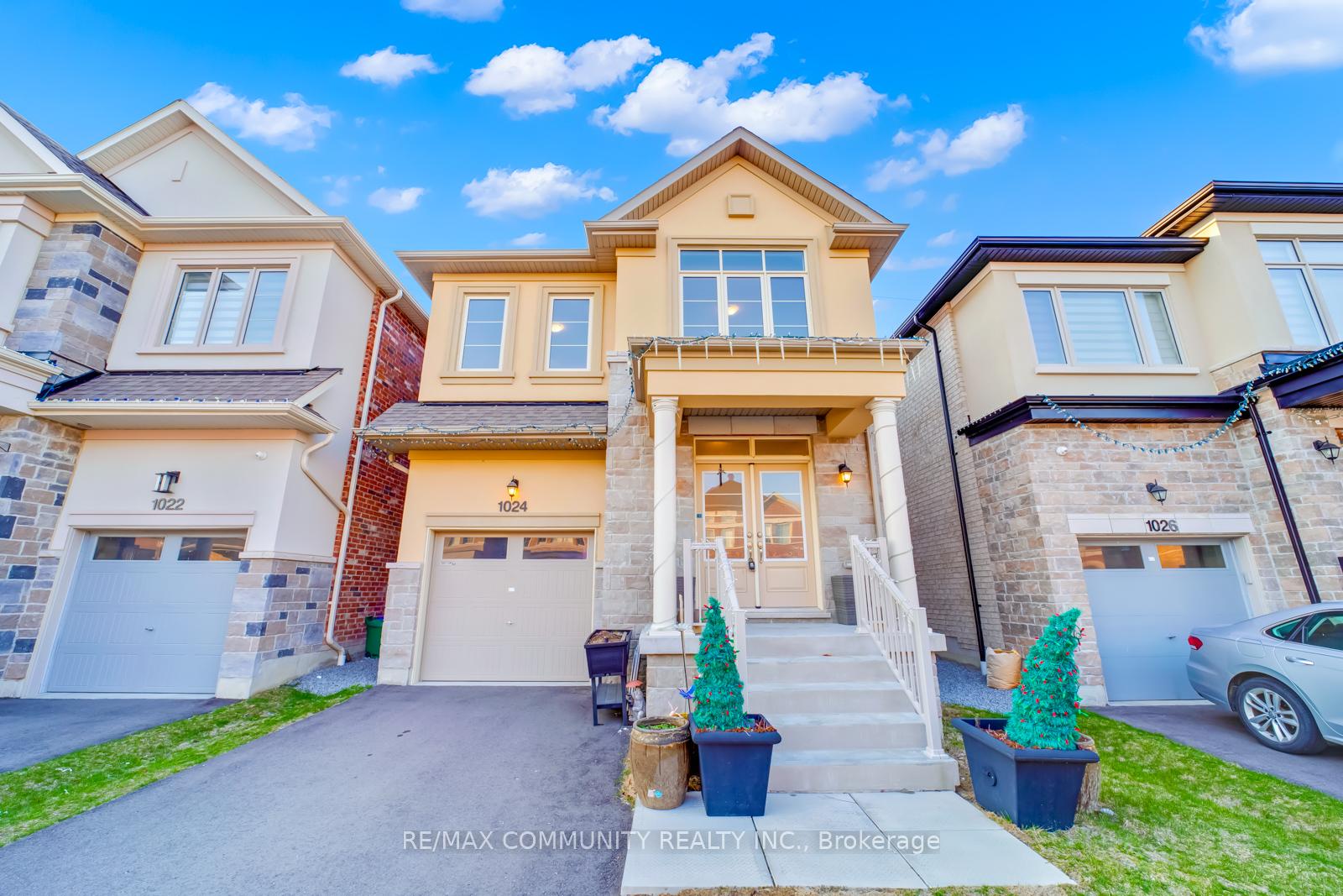 Photo 3 of 1024 Skyridge Boulevard, Pickering, Rural Pickering — HOMEH
