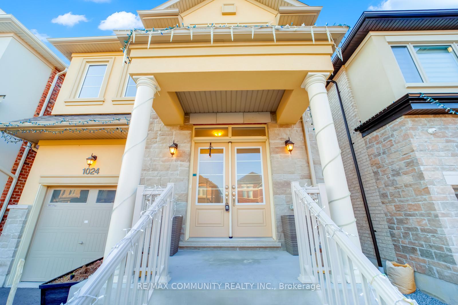 Photo 5 of 1024 Skyridge Boulevard, Pickering, Rural Pickering — HOMEH
