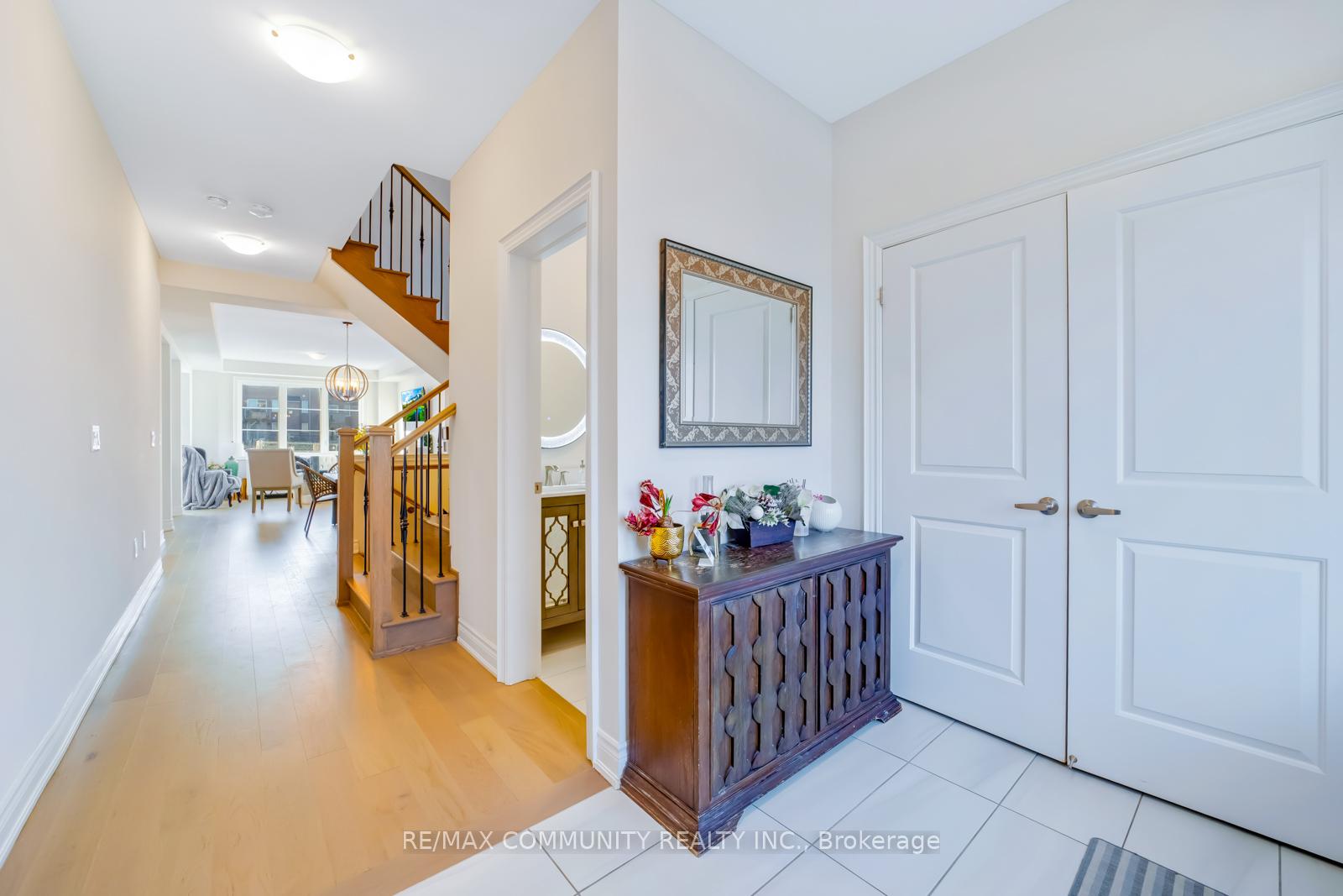Photo 6 of 1024 Skyridge Boulevard, Pickering, Rural Pickering — HOMEH